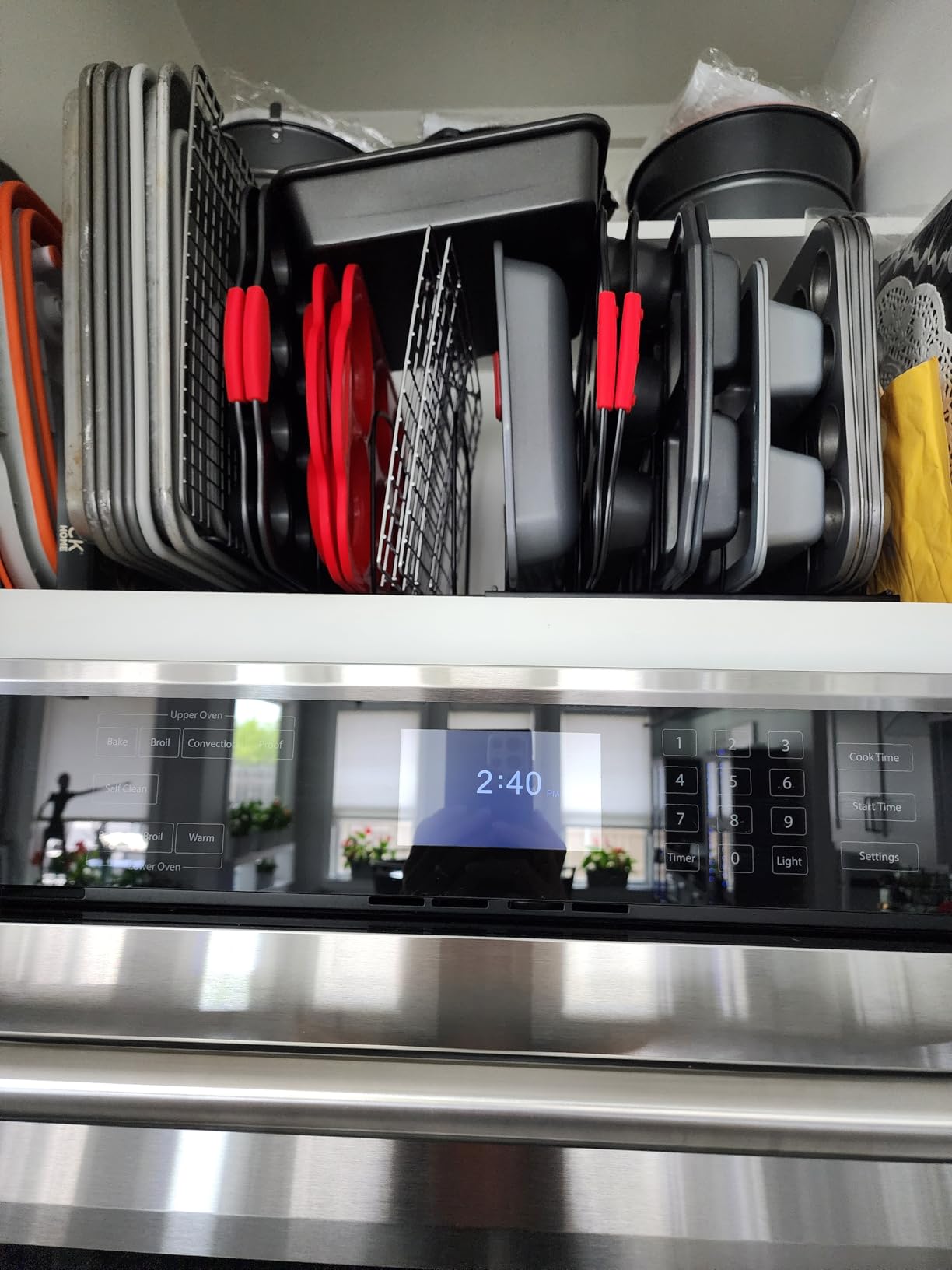 Housolution Cutting Board Organizer Rack, Expandable Baking Tray and Cookie Sheet Organizer with 14 Adjustable Dividers, Bakeware Muffin Tin Cupcake Pan Storage Organizer for Cabinet, Black customer photo 2