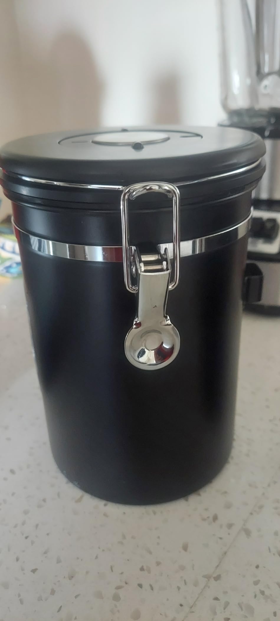 Veken Coffee Canister with Window, Airtight Stainless Steel Kitchen Food Storage Container with Lids, Date Tracker and Scoop for Grounds Coffee, Beans, Tea, Flour, Cereal, Sugar Jars, 16OZ, Black customer photo 2