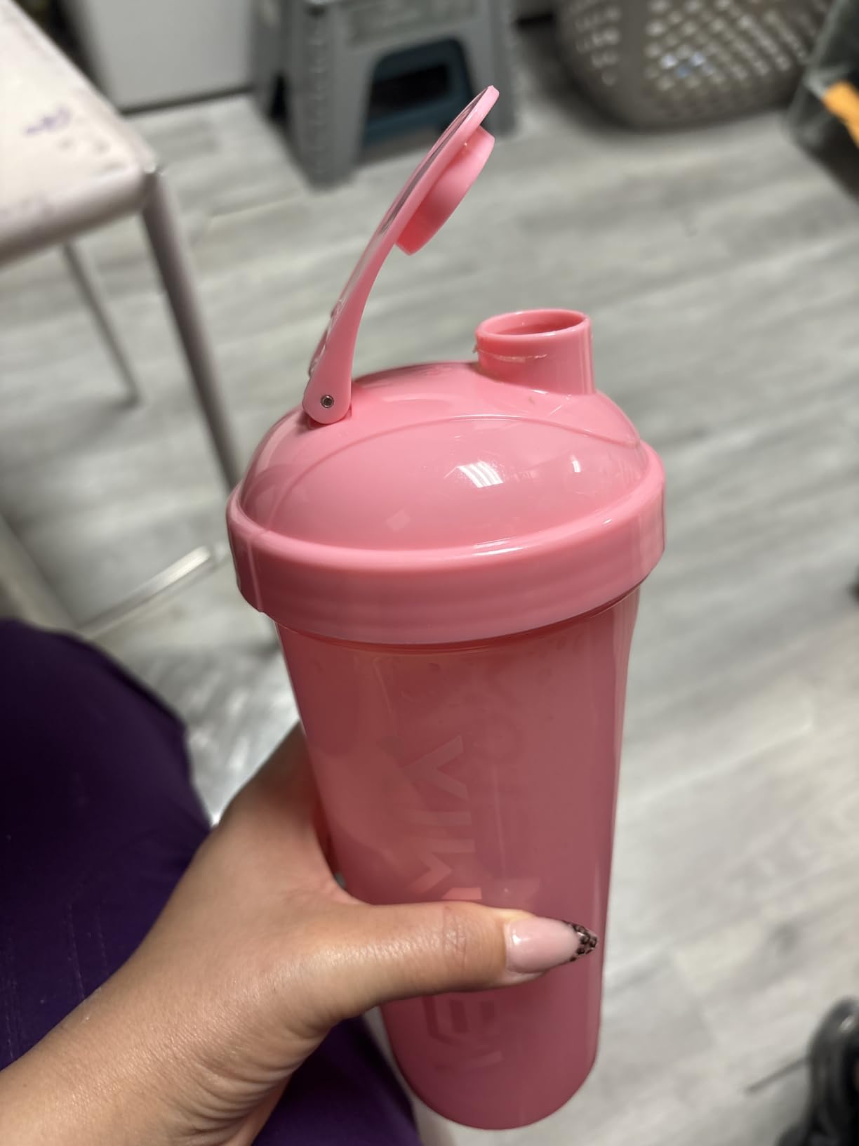 VELOMIX -2 Pack- 28 oz Protein Shaker Bottles for Protein Mixes - 2x Wire Whisk | Leak Proof Shaker Cups for Protein Shakes | Protein Shaker Bottle Pack (Black/Transparent) customer photo 2