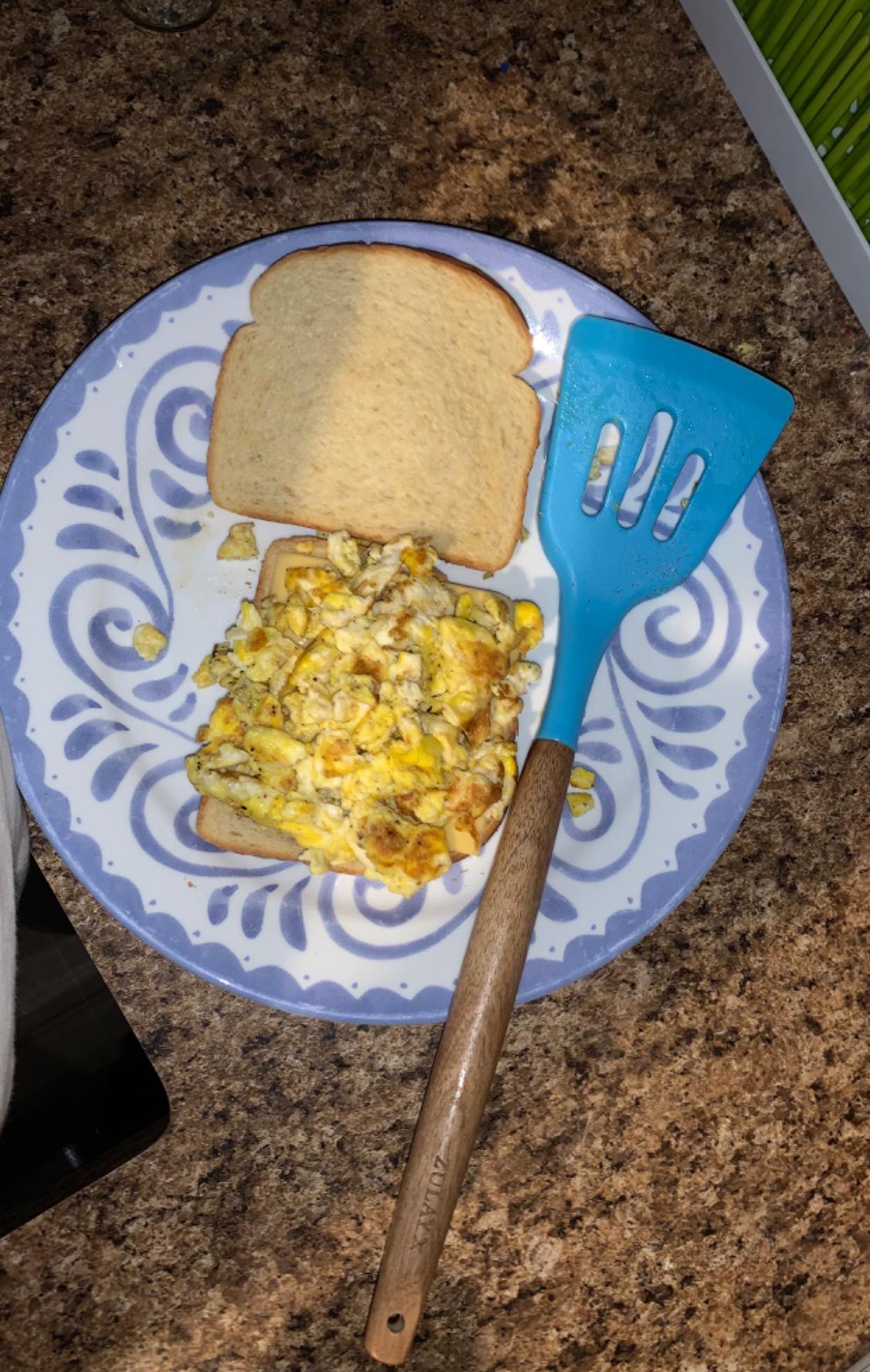 Zulay Kitchen Utensils Set Non-Stick Silicone Cooking Utensils Set with Authentic Acacia Wood Handles - 5 Piece Silicone Utensil Set - Kitchen Utensils Set with 464°F Heat Resistance - Gray customer photo 1