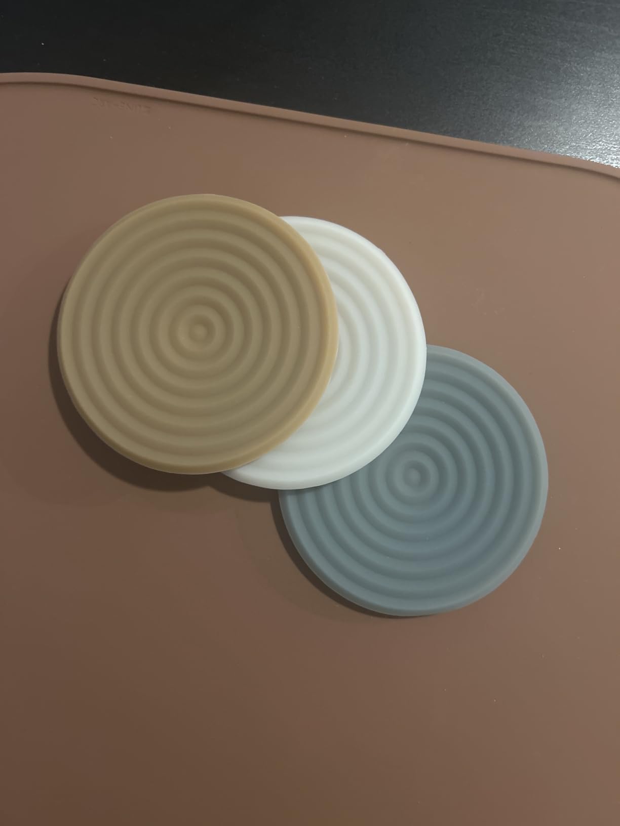 LINE+ARC Waterproof, Stain-Resistant, Heat-Safe Silicone Degrē Placemats (20.5x13, Set of 2 Sage) 3mm-High Rim Adults Babies Easy-to-Clean Washable Oval Modern Non-Slip Large Table Mats customer photo 2