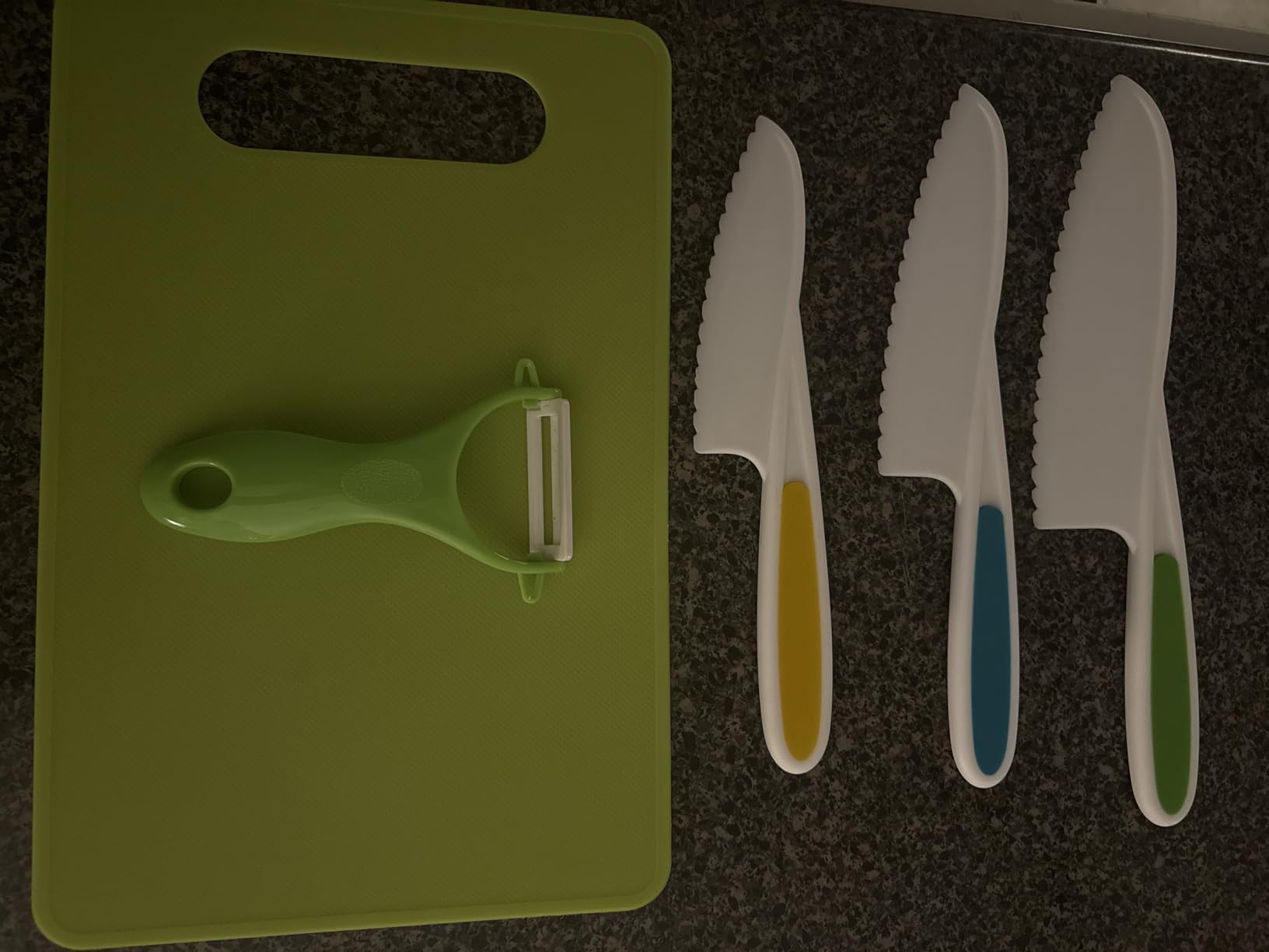 Kids Knife Set, 5 Pcs Montessori Kitchen Tools for Toddlers' Real Cooking for 3+, BPA Free Kids Safe Kitchen Cooking and Baking Set with Peeler, Cutting Board for Sandwich Bread Vegetable Fruit Gift customer photo 2