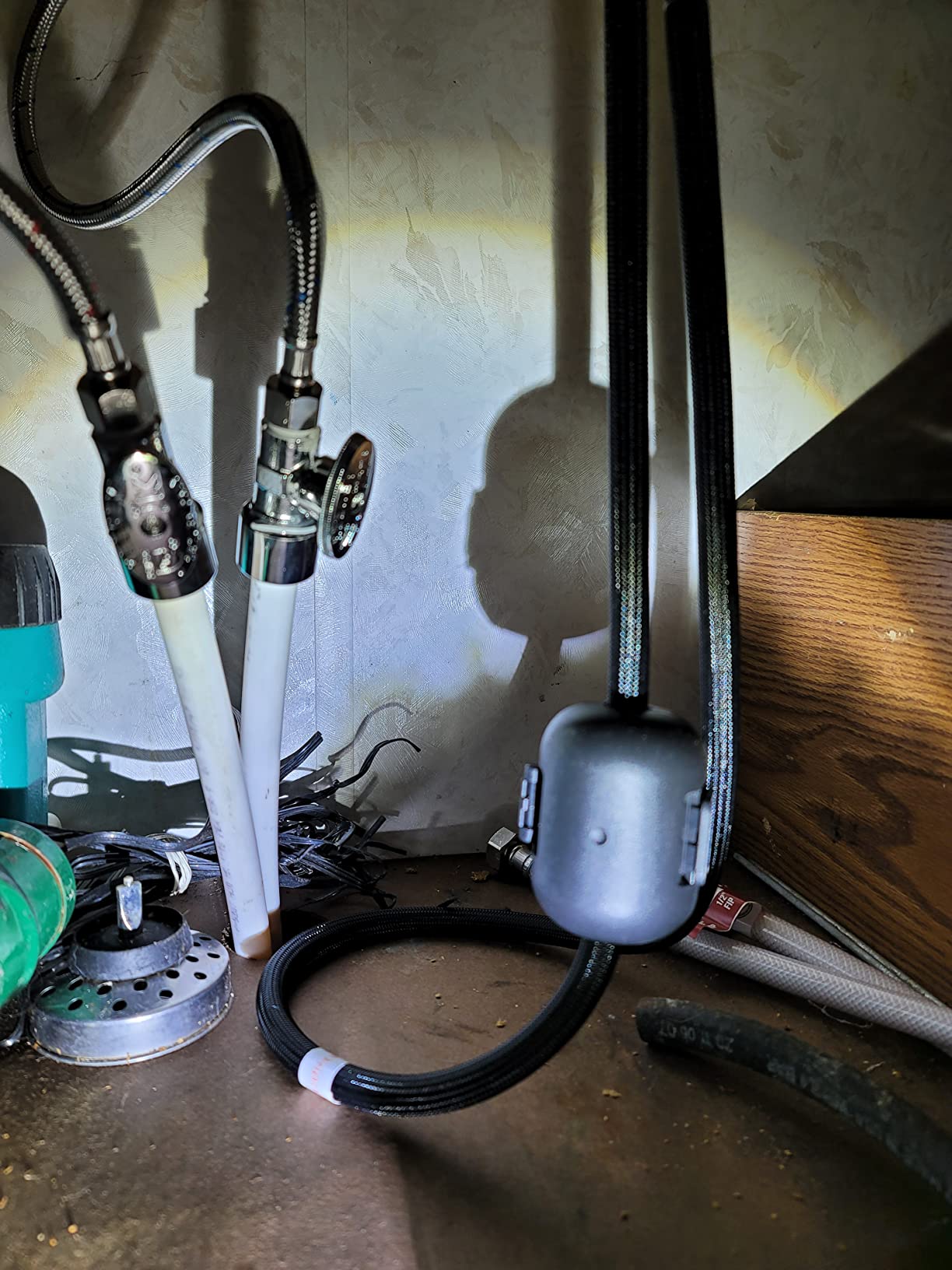 Arofa Black Touchless Bathroom Faucets, Kitchen Faucet with Pull Down Sprayer, Smart Motion Sensor Kitchen Sink Faucet, Stainless Steel Single Handle Kitchen Faucet, Matte Black customer photo 1