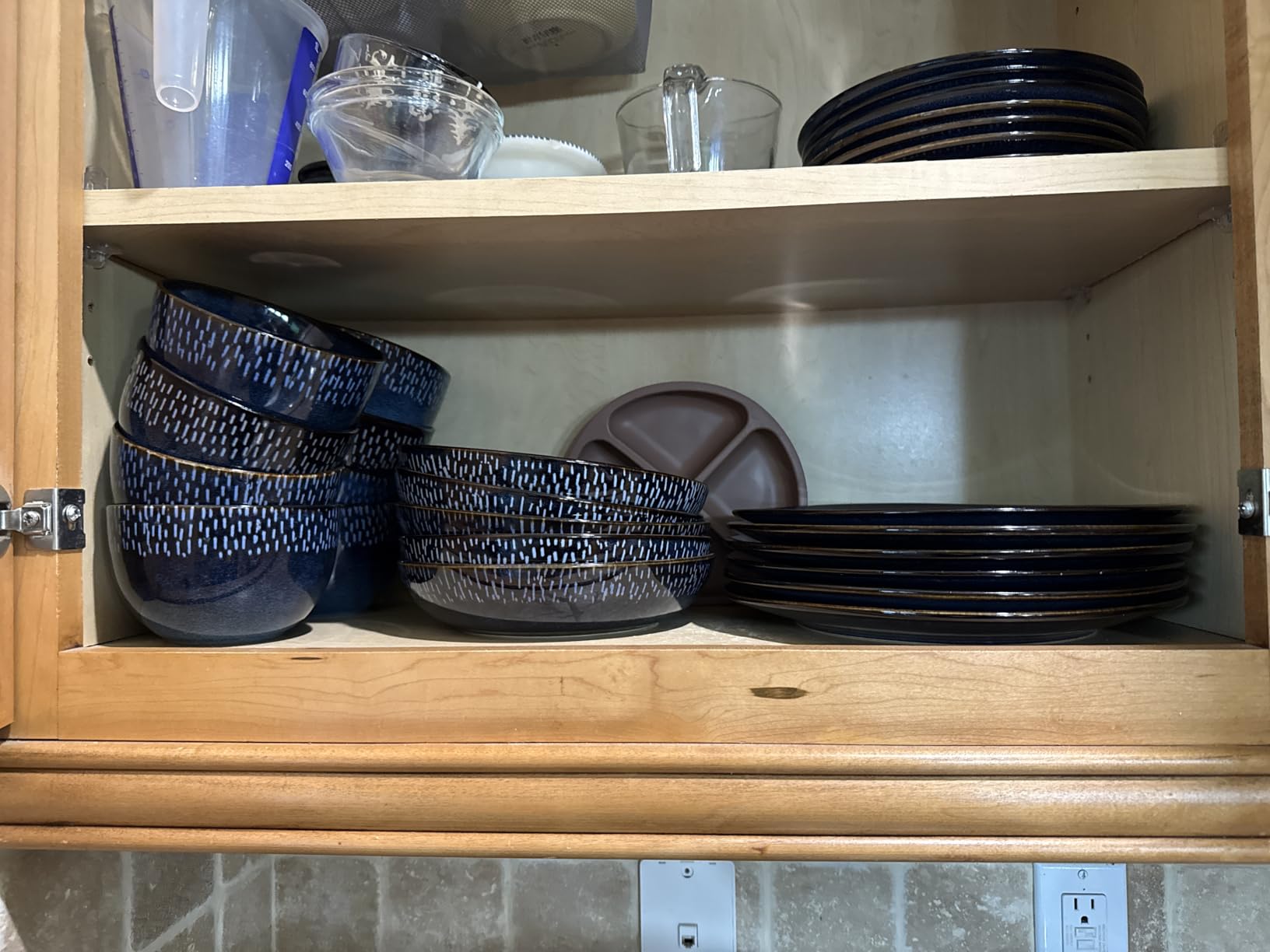 Gibson Elite Gelston Stoneware Matte Reactive Glaze 16 Piece (Service for 4) Plates and Bowl Dinnerware Set - Cream customer photo 2