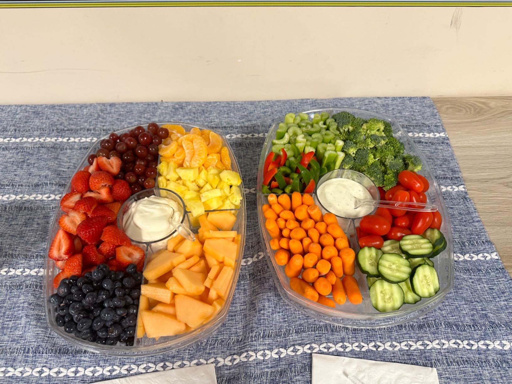 IVYHOME Ice Serving Lazy Susan, Chilled Food Containers with 4 Removable Dishes and Smooth Rotating Tray, Condiment Server with Separate Lids, for Bar Accessories, Fruit, Salad, Taco, Party Garnish customer photo 1