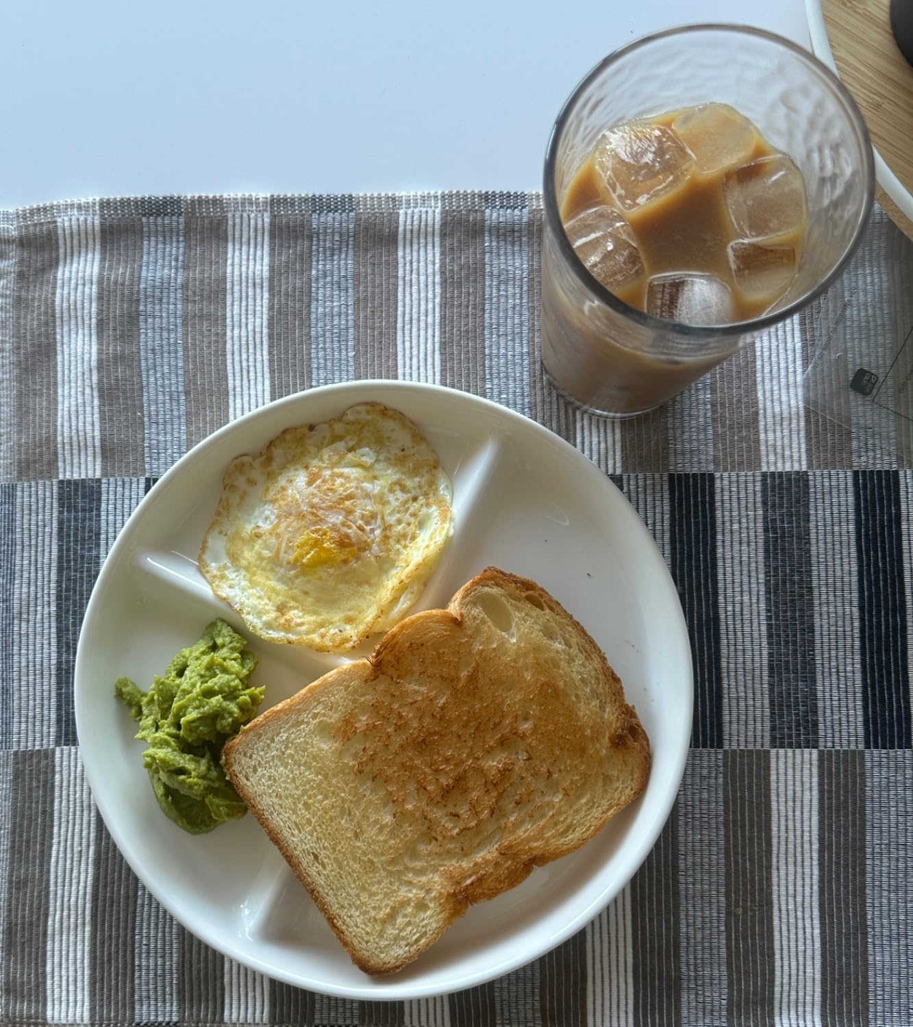 AISBUGUR Ceramic Portion Control Plate for Weight Loss,9-Inch Divided Plate for Adults,3-Compartment Portion Plate for Healthy Eating,Dishwasher & Microwave Safe,White customer photo 1