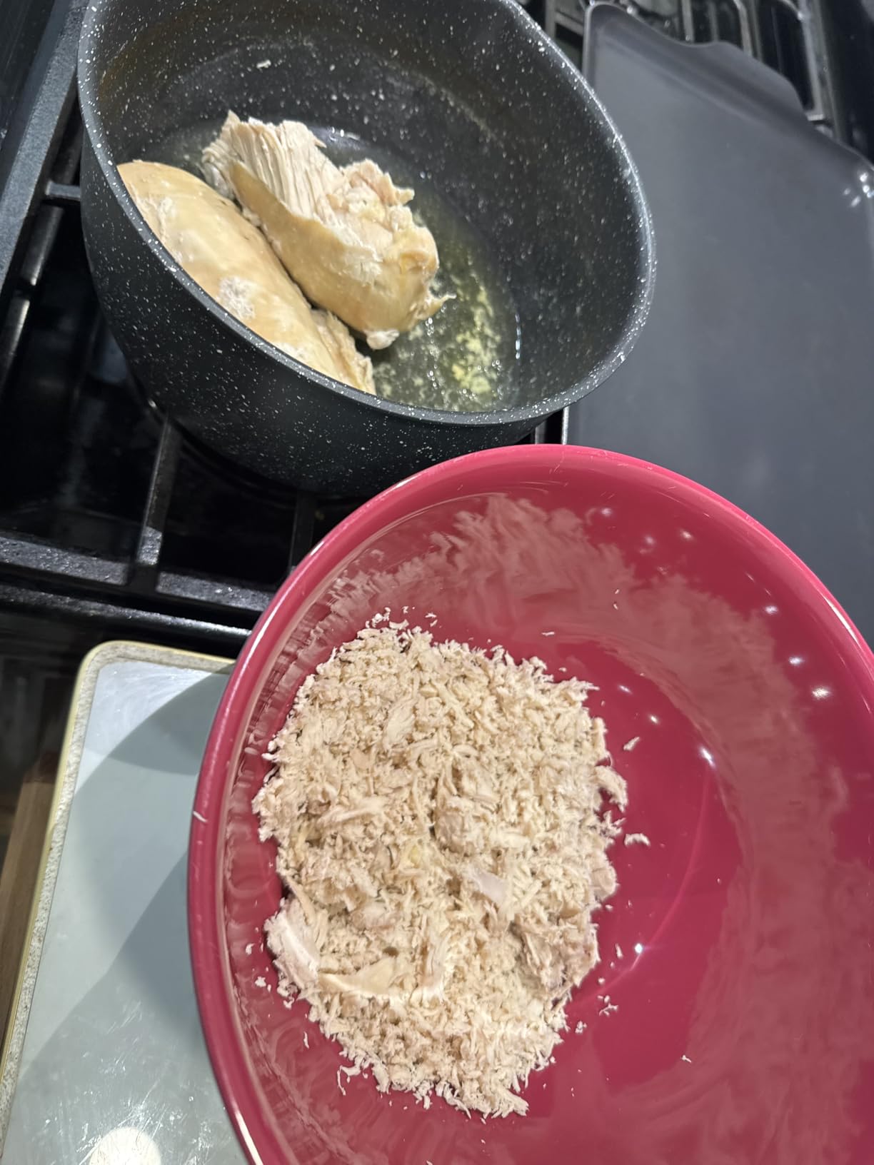 SoulLife Chicken Shredder 8 Inches, Chicken Breast Shredder Tool, Cooked Meat Shredder With Clear Lid, Ergonomic Design, Auti-slip, Easy To Clean, Chicken Shredder Tool Twist, Chicken Grinder (Black) customer photo 2