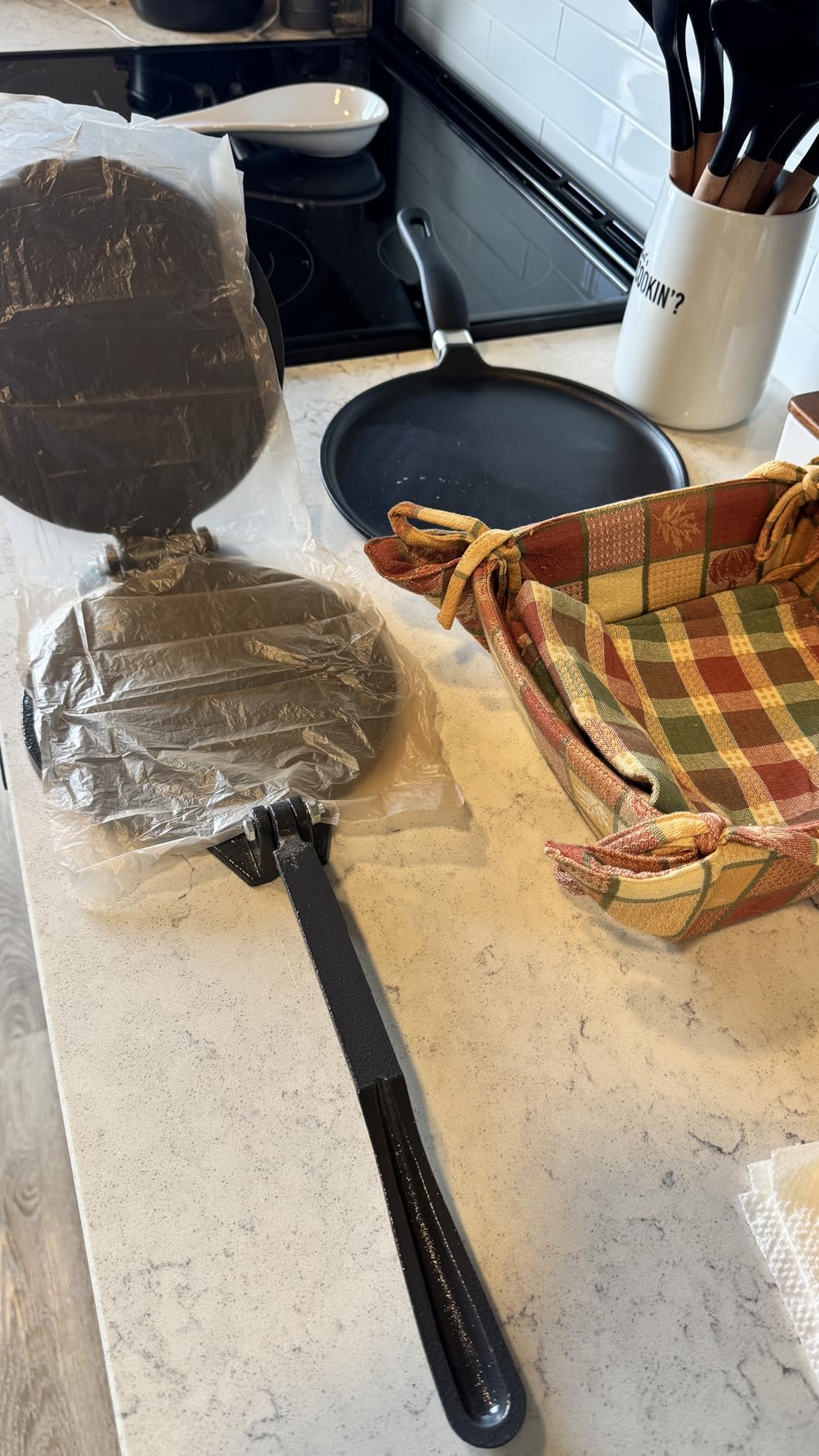 Alpha Living Tortilla Press - 8 Inch Cast Iron Quesadilla Maker - Heavy Duty Empanada Maker Press - Cast Iron Tortilla Maker for Kitchen, Home Use customer photo 1