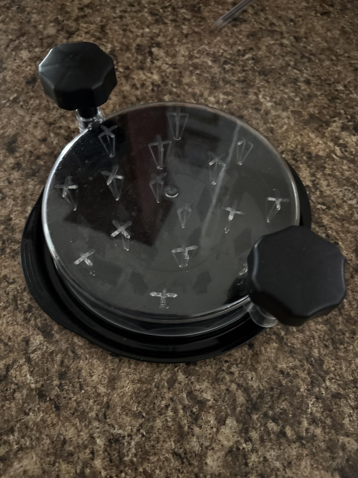 Chicken Shredder Tool Twist: 2026 Pro Food-Grade Visible Meat Shredder with Strong Anti-Slip Base, Ergonomic Handle, Chicken Breast Shredder, Suitable for Pork Beef Chicken - Black customer photo 1