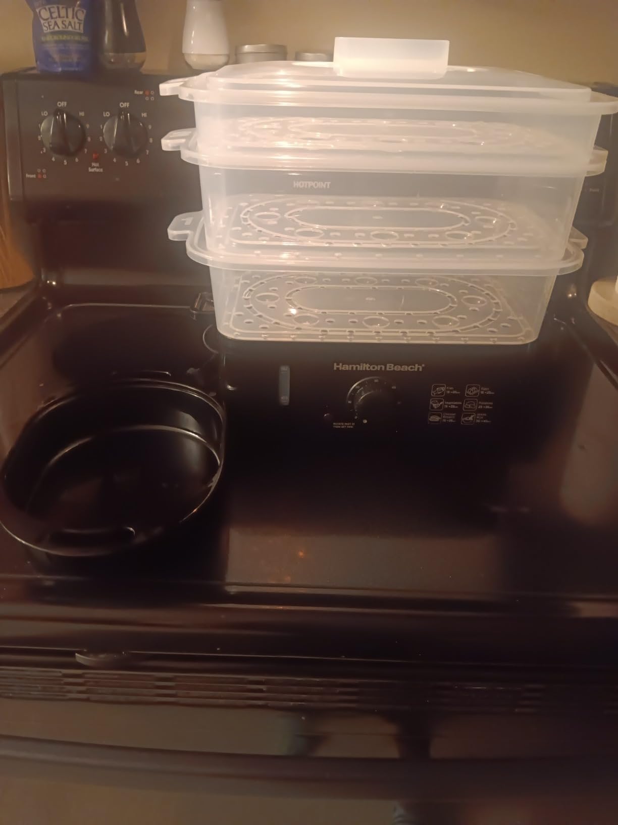 Hamilton Beach Electric Food Steamer, Rice Cooker & Egg Boiler for Quick, Fast Healthy Cooking with Stackable Three-Tier Bowls for Vegetables and Seafood, 9.5 Quarts, Auto Shutoff, Black (37430) customer photo 2