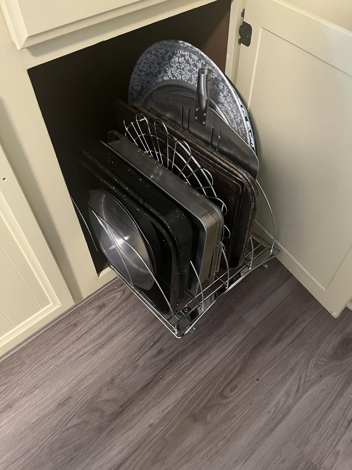 LYNK PROFESSIONAL Pull Out Cookie Sheet Organizer for Cabinet - Baking Sheet Organizer - Sheet Pan Organizer - Lifetime Ltd. Warranty - 14