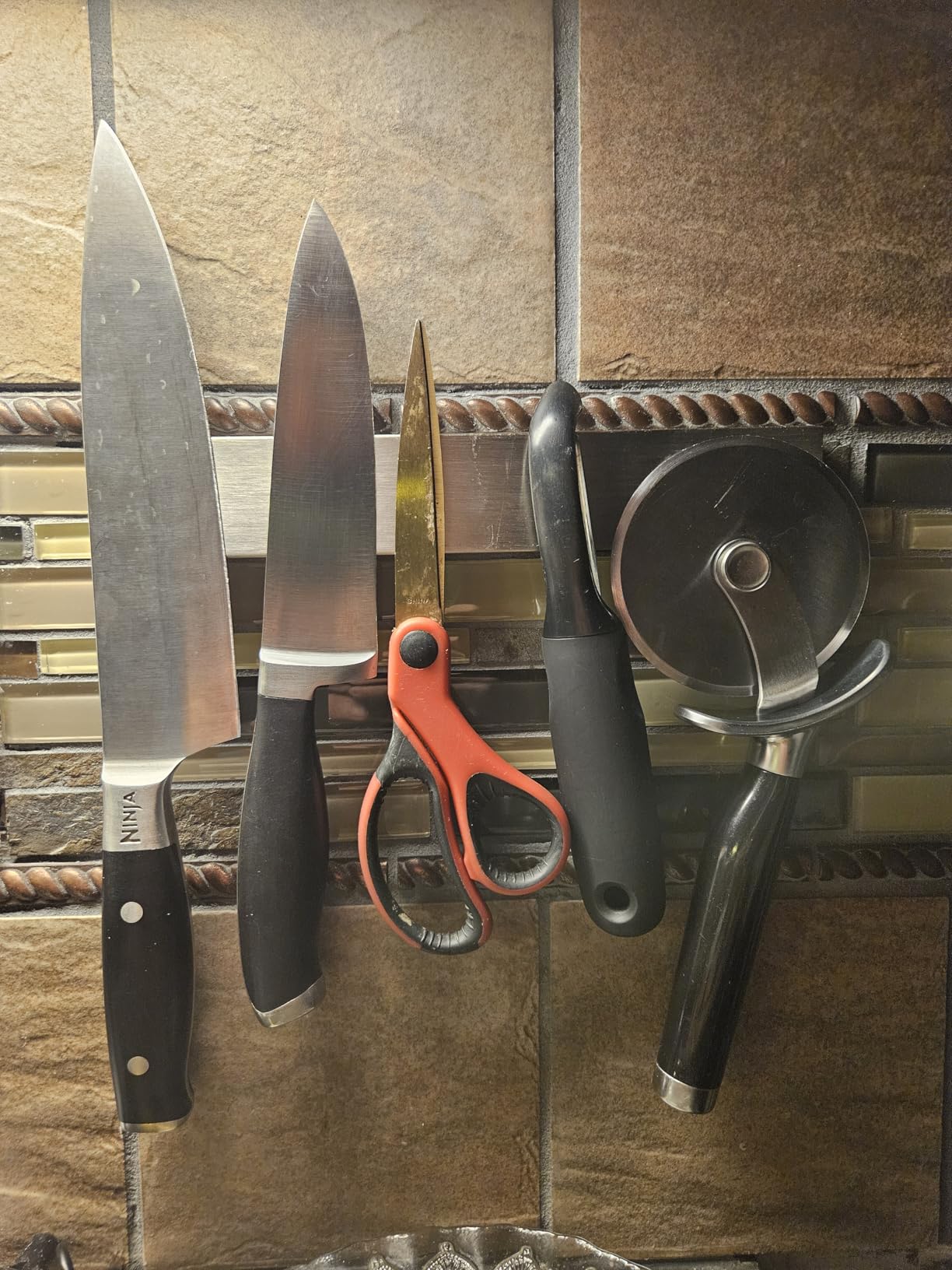 8 Inch Magnetic Knife Holder for Wall No Drill - Upgraded Stainless Steel Magnetic Knife Strip with 3M Type, Magnet Knife Strip Bar Rack for Kitchen Utensil & Tool Storage, Art Supply Essentials customer photo 1