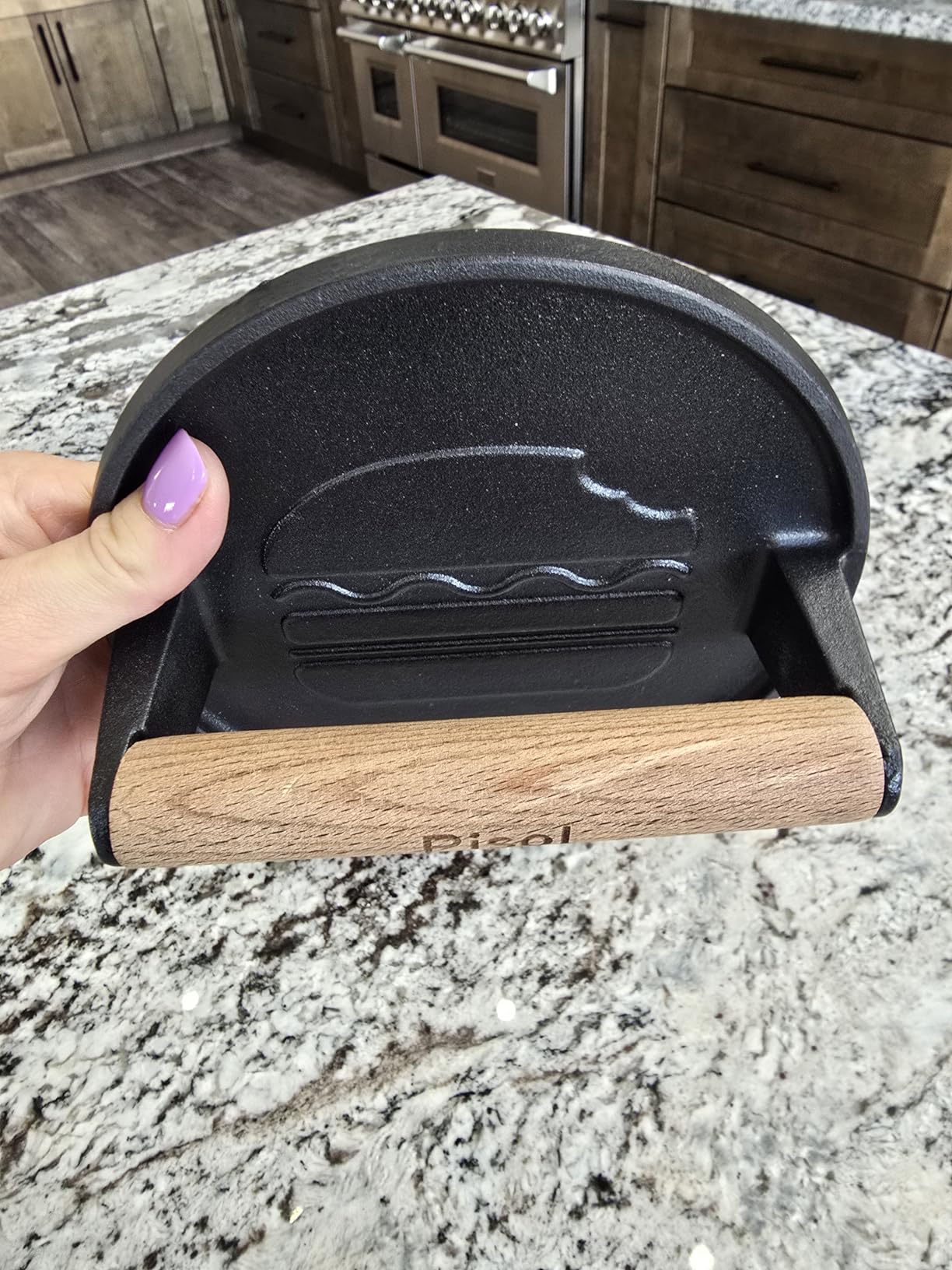 Pisol Smash Burger Press, Pre-Seasoned Cast Iron Hamburger Smasher, 2 lb Heavy-Duty Grill Bacon Meat Press Tool with Wood Handle, 6.6