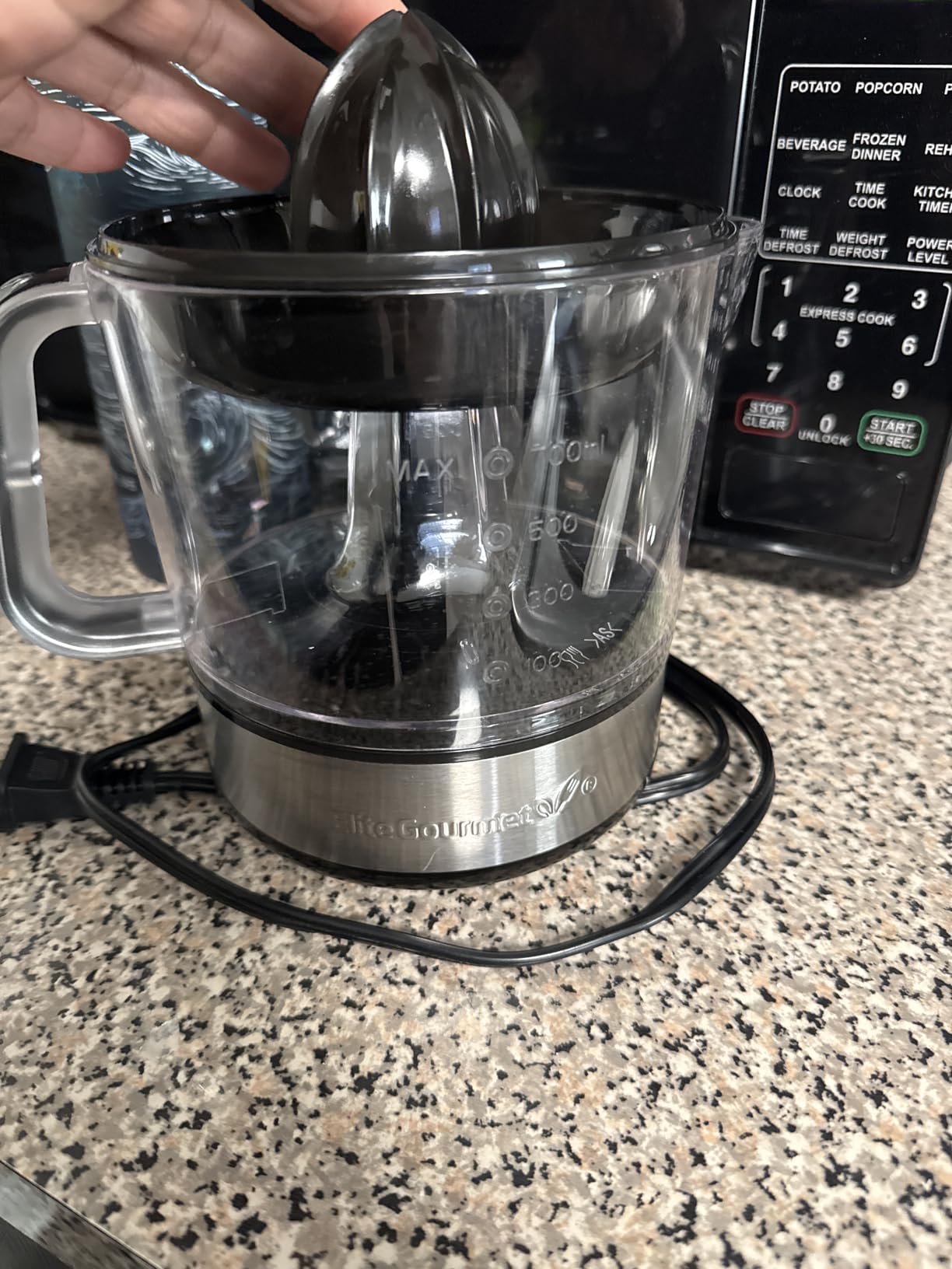 Elite Gourmet ETS326 BPA-Free 40-Watt Electric Citrus Juicer, Compact, Large Volume, Pulp Control, Oranges, Lemons, Limes, Grapefruits with Easy Pour Spout, 24oz, Black/Stainless Steel customer photo 1