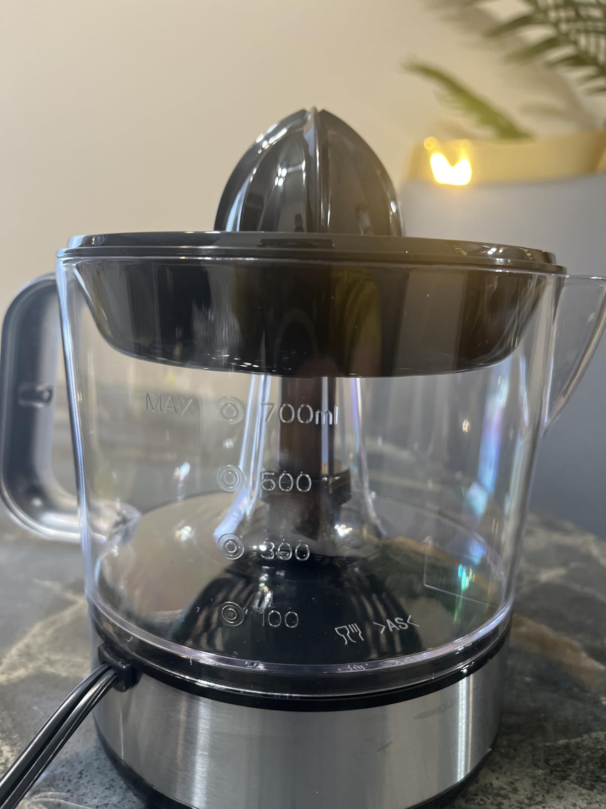 Elite Gourmet ETS326 BPA-Free 40-Watt Electric Citrus Juicer, Compact, Large Volume, Pulp Control, Oranges, Lemons, Limes, Grapefruits with Easy Pour Spout, 24oz, Black/Stainless Steel customer photo 2