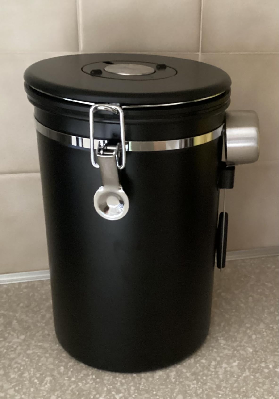 Veken Coffee Canister, 39OZ Large, Airtight Stainless Steel Food Storage Container for 2.2lbs Coffee Beans,Ground, Sugar,Espresso,Rice,Tea,Flour, Cereal,Home Kitchen Pantry Bar Accessories, Gifts,Gray customer photo 1