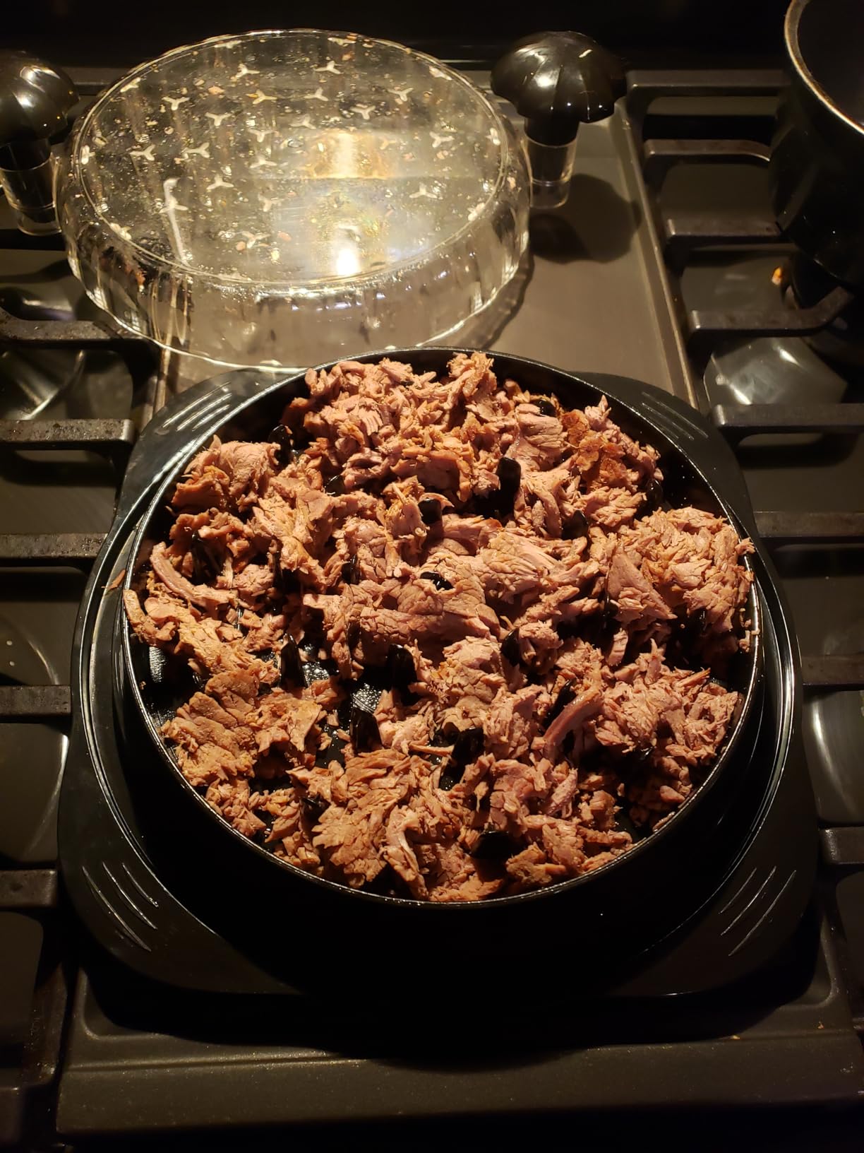 XL Chicken Shredder, Large Pro Meat Shredder Tool Twist with Ergonomic Handle, Strong Non-Slip Base, Dishwasher Safe, Kitchen Chicken Grinder for Ground Food, Vegetables, Black customer photo 2