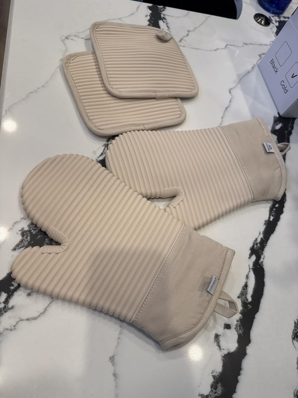 Extra Long Silicone Oven Mitts and Pot Holders Sets | Heat Resistant 500°F BPA-Free Food Grade Silicone Hot Pads & Kitchen Mittens | 4-Piece Set of Oven Gloves & Potholders for Kitchens. customer photo 1