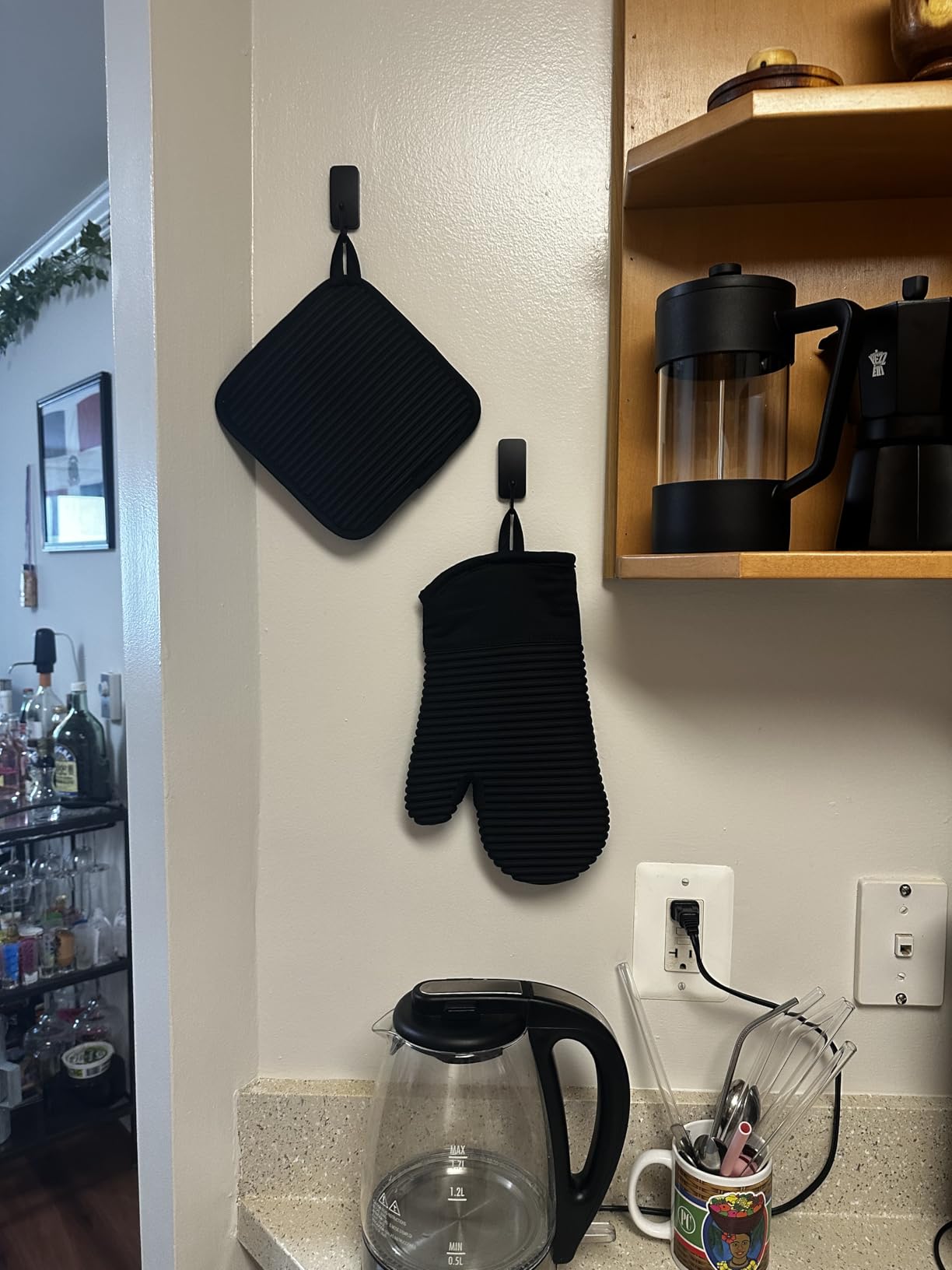 Extra Long Silicone Oven Mitts and Pot Holders Sets | Heat Resistant 500°F BPA-Free Food Grade Silicone Hot Pads & Kitchen Mittens | 4-Piece Set of Oven Gloves & Potholders for Kitchens. customer photo 2