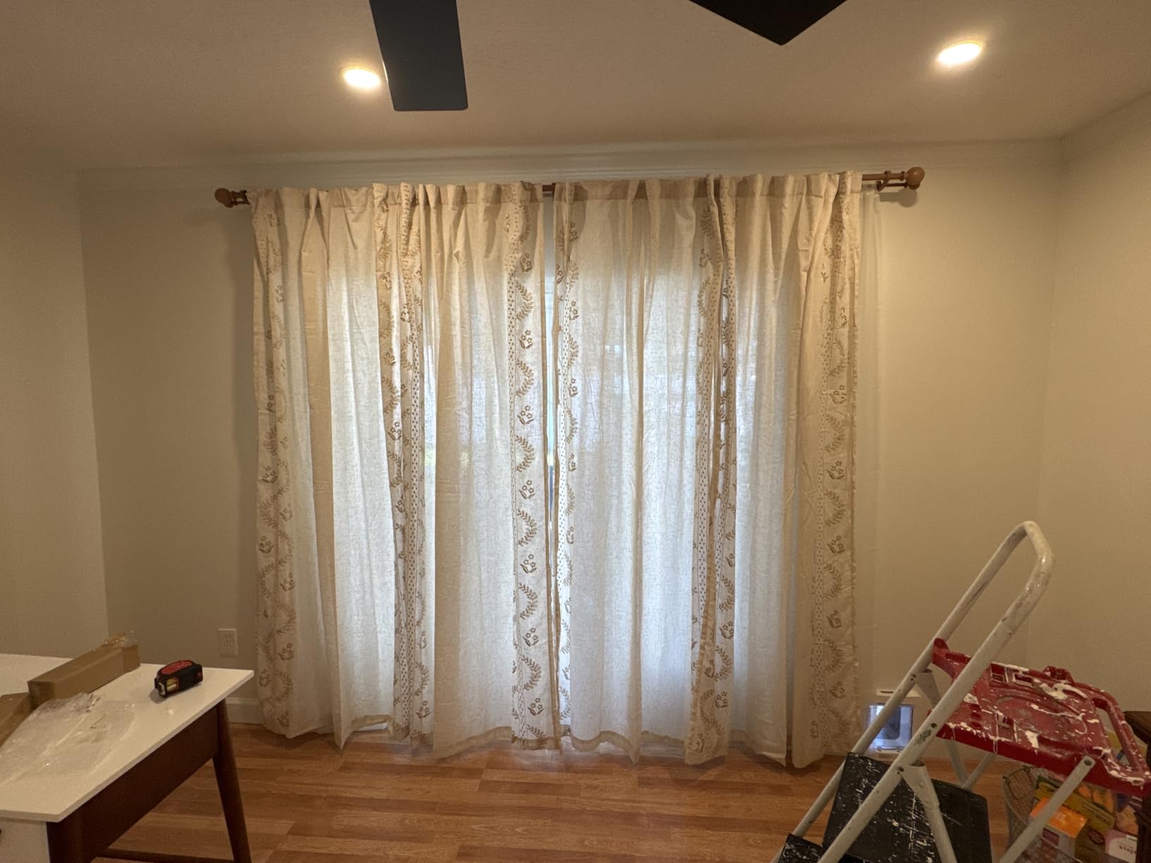 jinchan Belrose Linen Floral Cafe Curtains 45 Inch Length Embroidered Farmhouse Curtains for Kitchen Bedroom Bathroom Small Windows Curtain Set Light Filtering 2 Panels Sage Green customer photo 1