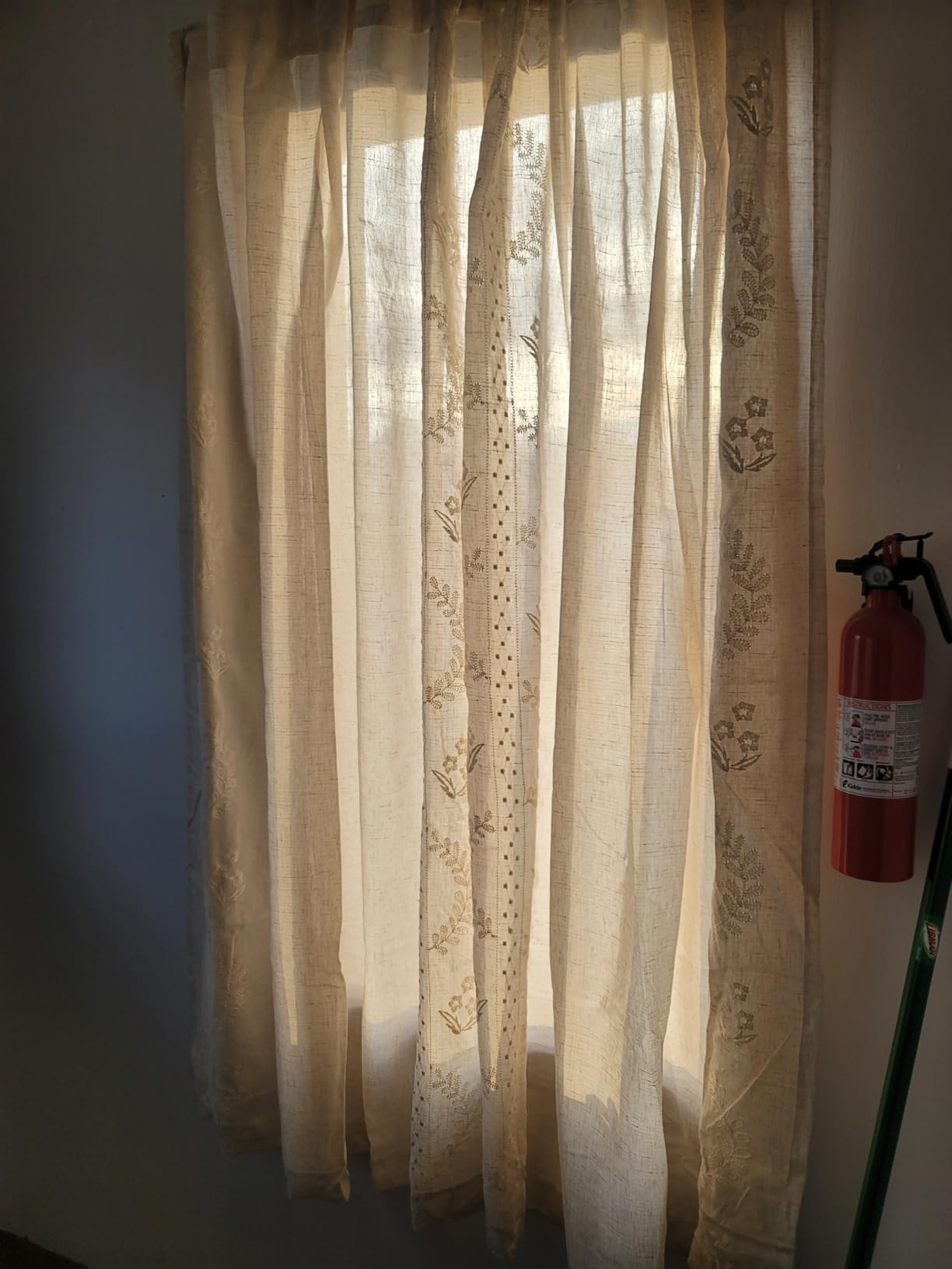 jinchan Belrose Linen Floral Cafe Curtains 45 Inch Length Embroidered Farmhouse Curtains for Kitchen Bedroom Bathroom Small Windows Curtain Set Light Filtering 2 Panels Sage Green customer photo 2