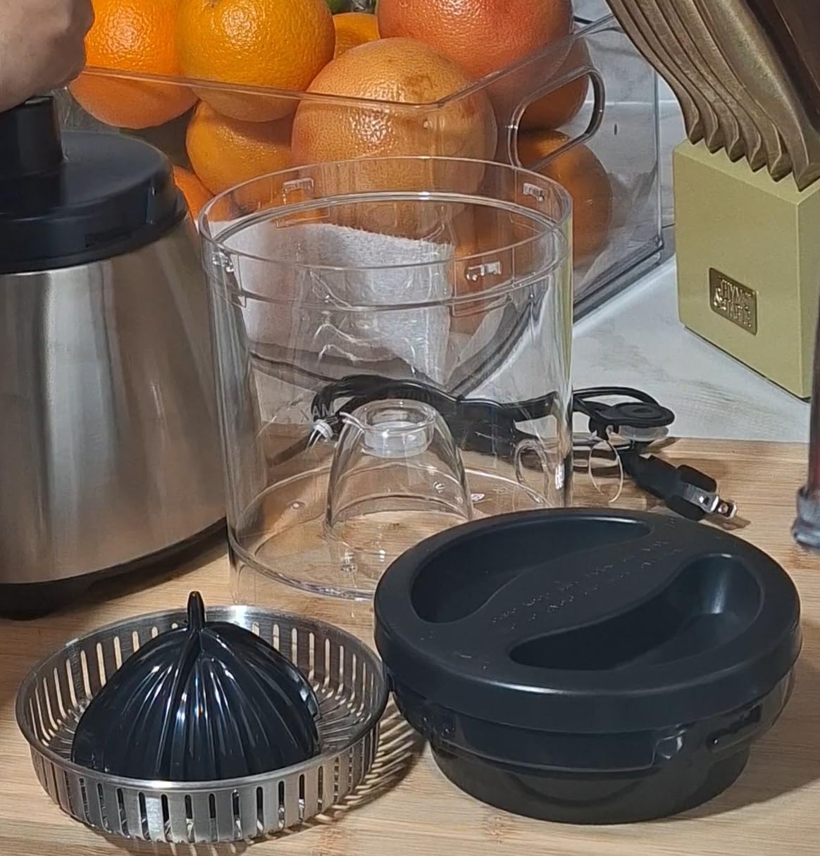 Eurolux Electric Citrus Juicer Stainless Steel | Premium Hands-Free One-Touch Orange Juice Squeezer for Oranges, Lemons, and Limes | Quiet Operation, Easy to Clean, Countertop Small Kitchen Appliance customer photo 2