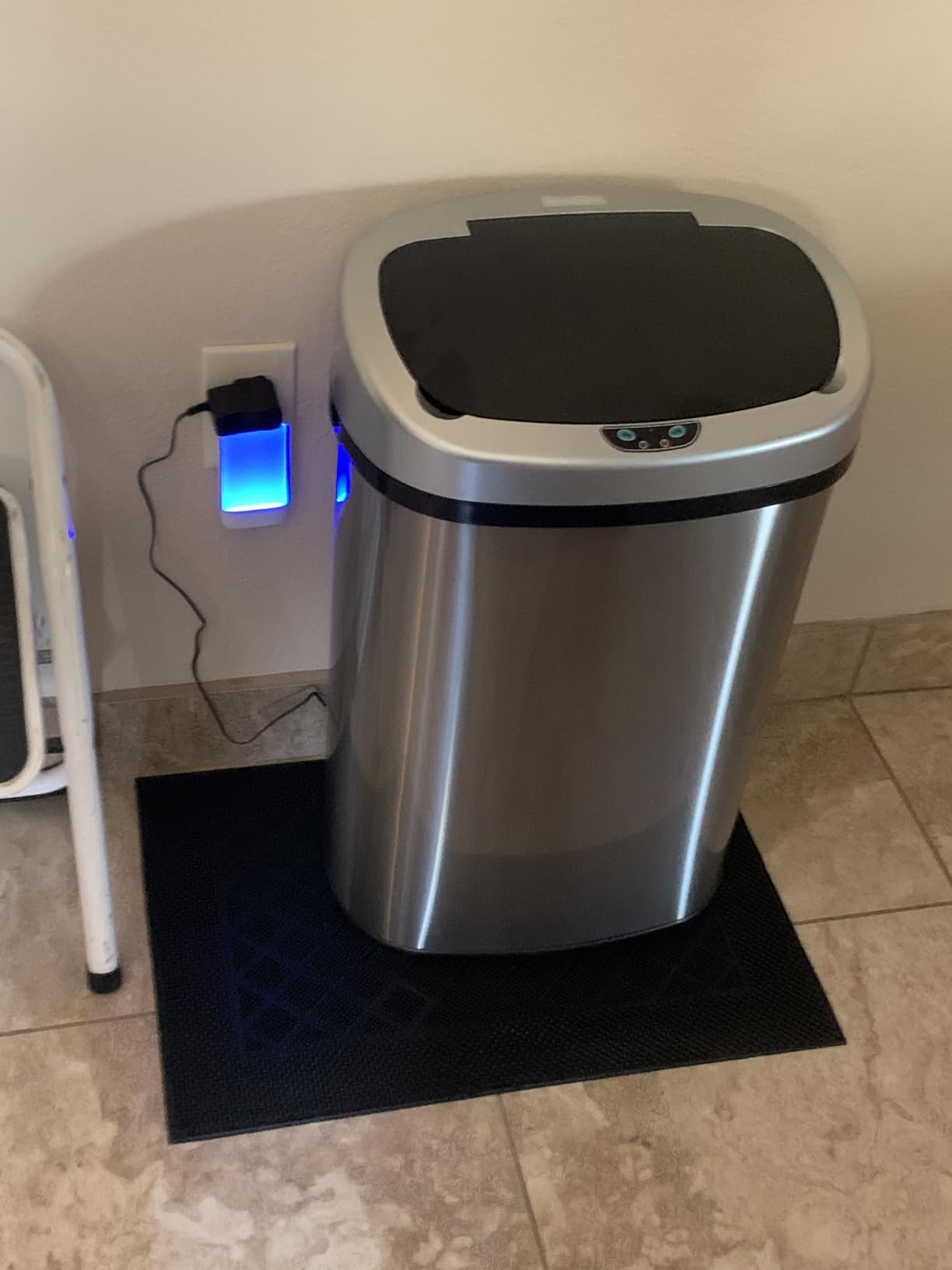 iTouchless 91 Liter / 24 Gallon Sensor 2.0 Kitchen Trash Can with Lid, Commercial Grade Automatic Stainless Steel Touchless Recycle Bin, AbsorbX Odor Filter, for Home, Office, Restaurant, Lobby, Store customer photo 2