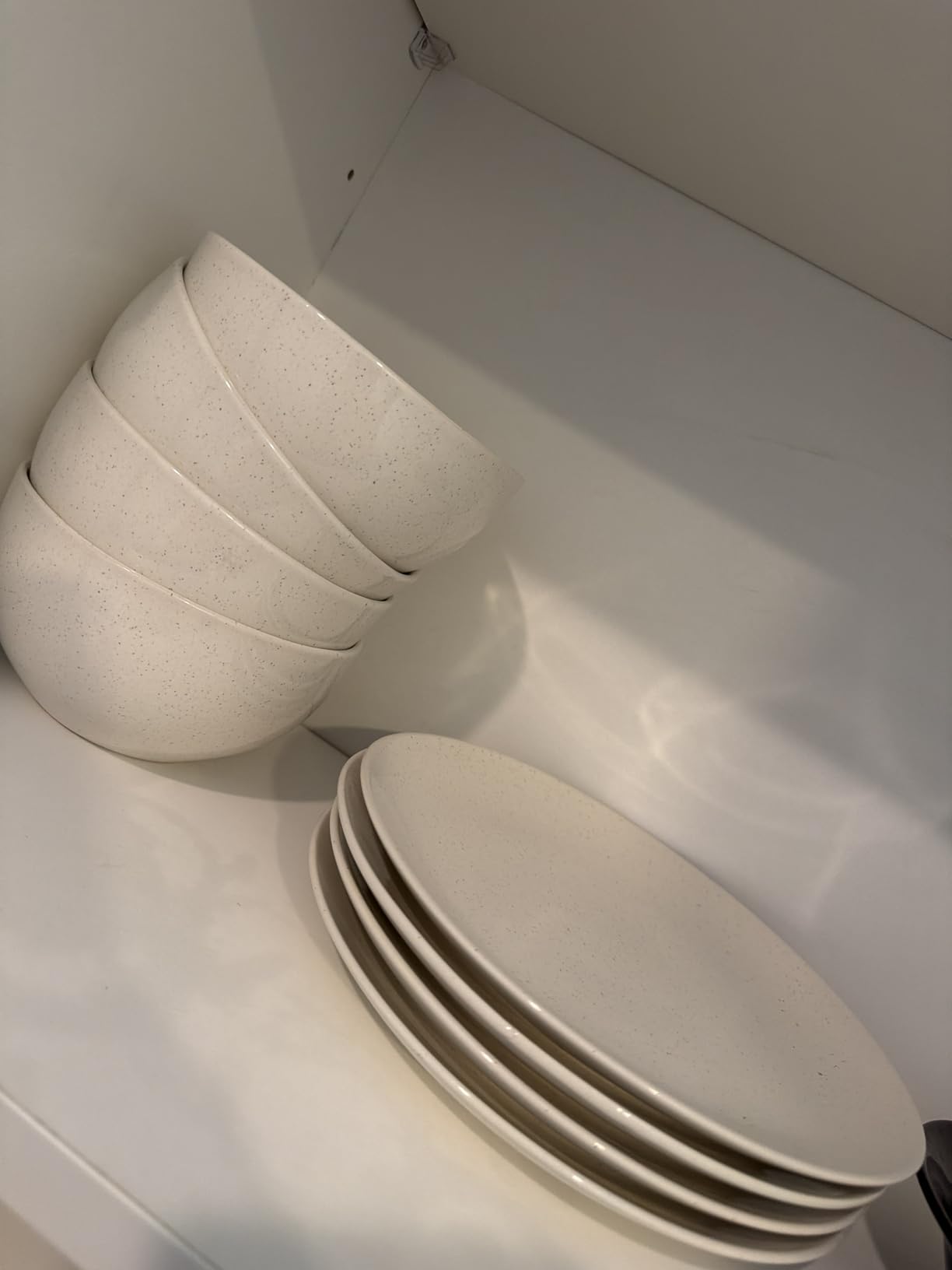 Dafuceramic Plates and Bowls Sets, 12 Pieces Modern Stoneware Dinnerware Set for 4 Kitchen Dinner Set Ceramic Dishware Dishes Set Microwave and Dishwasher Safe (White) customer photo 1