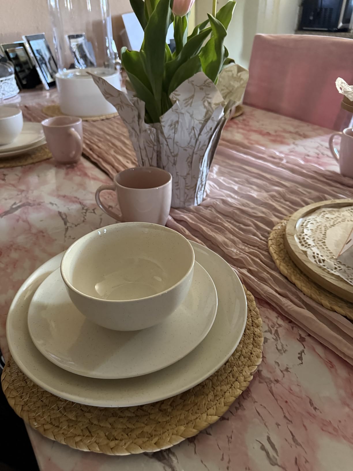 Dafuceramic Plates and Bowls Sets, 12 Pieces Modern Stoneware Dinnerware Set for 4 Kitchen Dinner Set Ceramic Dishware Dishes Set Microwave and Dishwasher Safe (White) customer photo 2