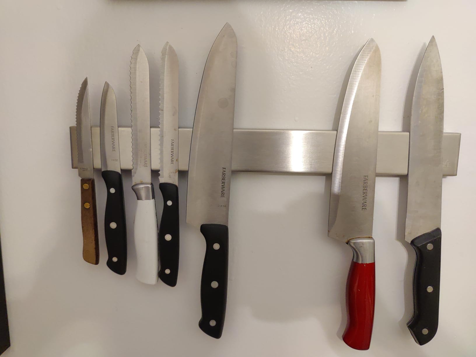 Cutluxe Magnetic Knife Holder for Wall and Fridge - 16