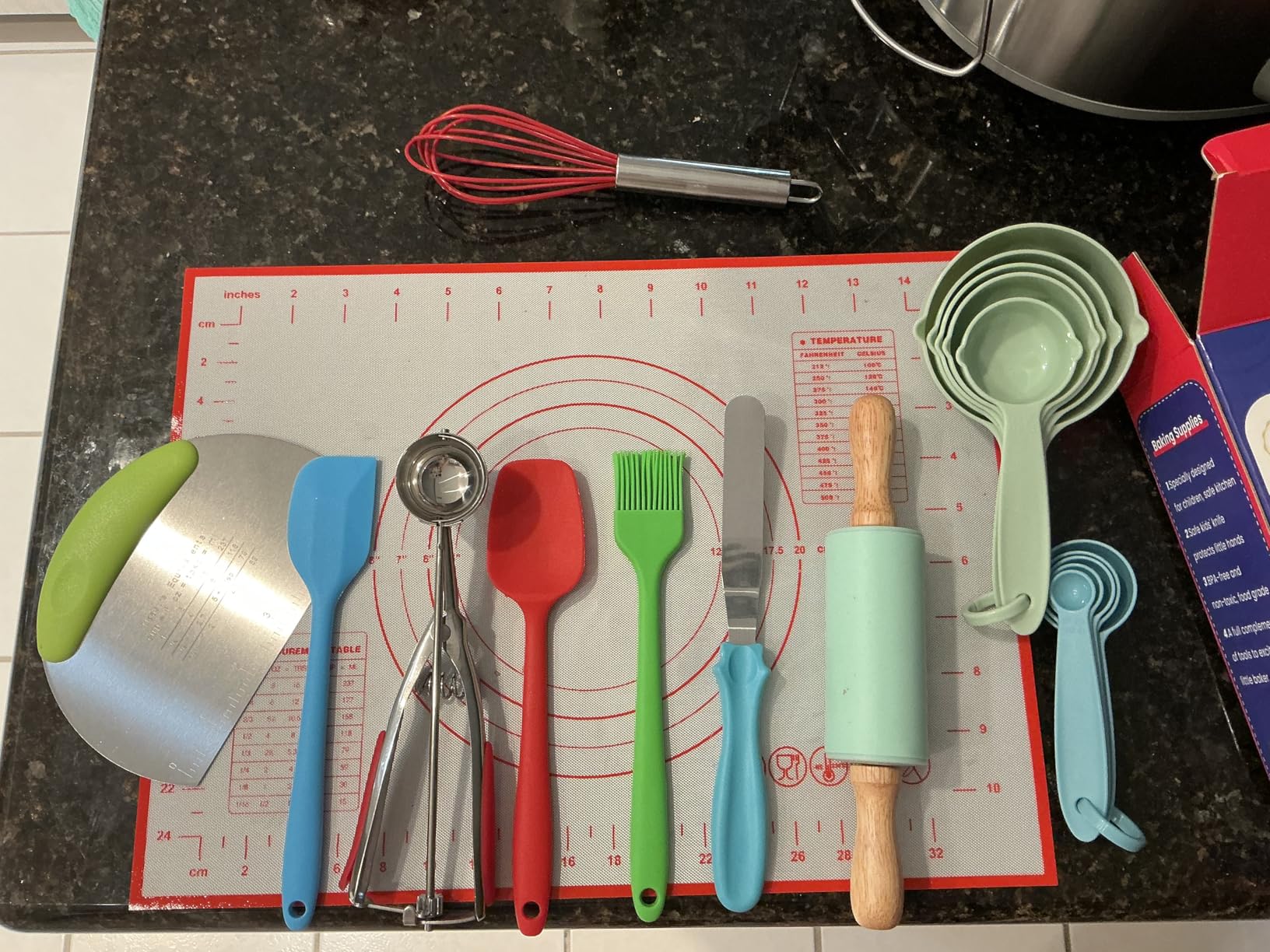 Vinino 11-Piece Kids Baking&Cooking Set - Real Baking Utensils with Cookbooks for Children, Toddler Safe Montessori Kitchen Accessories-Gift for Young Chefs Girls Boys Ages 6+ customer photo 2