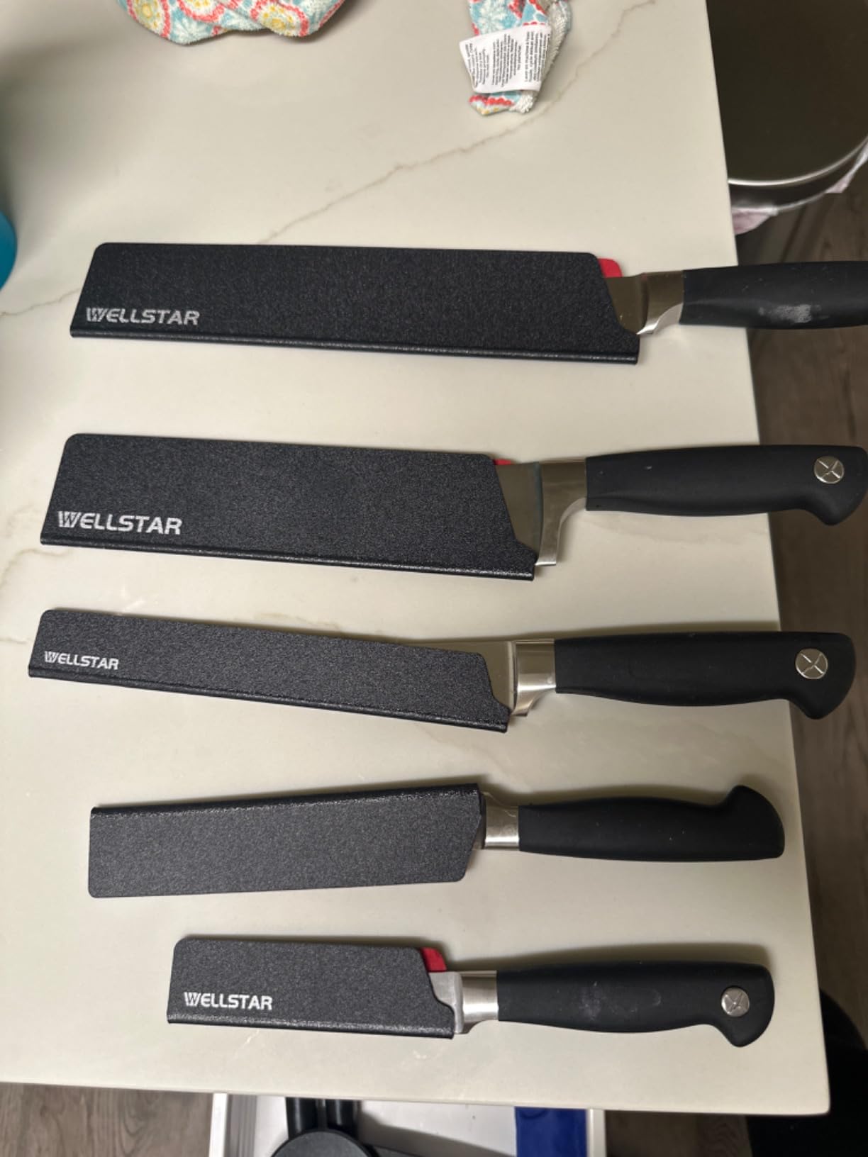 WELLSTAR Knife Edge Guards 8 Inch, Universal Blade Covers, BPA Free ABS Protective Blade Sheaths, Non-Scratch Felt Lining Kitchen Knives Covers (Knives not included) customer photo 2