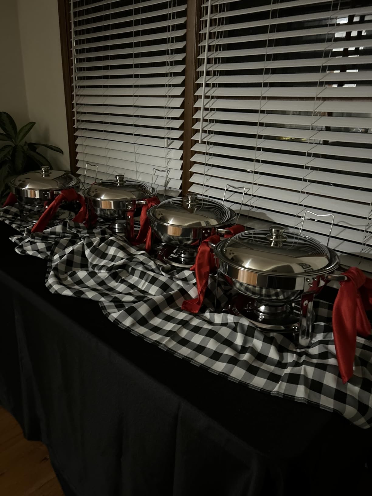 CAMMOO Gold 4 Pack Chafing Dishes for Buffet, 18/8 (304) Stainless Steel Food Pan with Lid, 6QT Round Chafing Dish Buffet Set Food Warmer, Food Warmers for Parties Buffet Catering Events Dinners customer photo 1