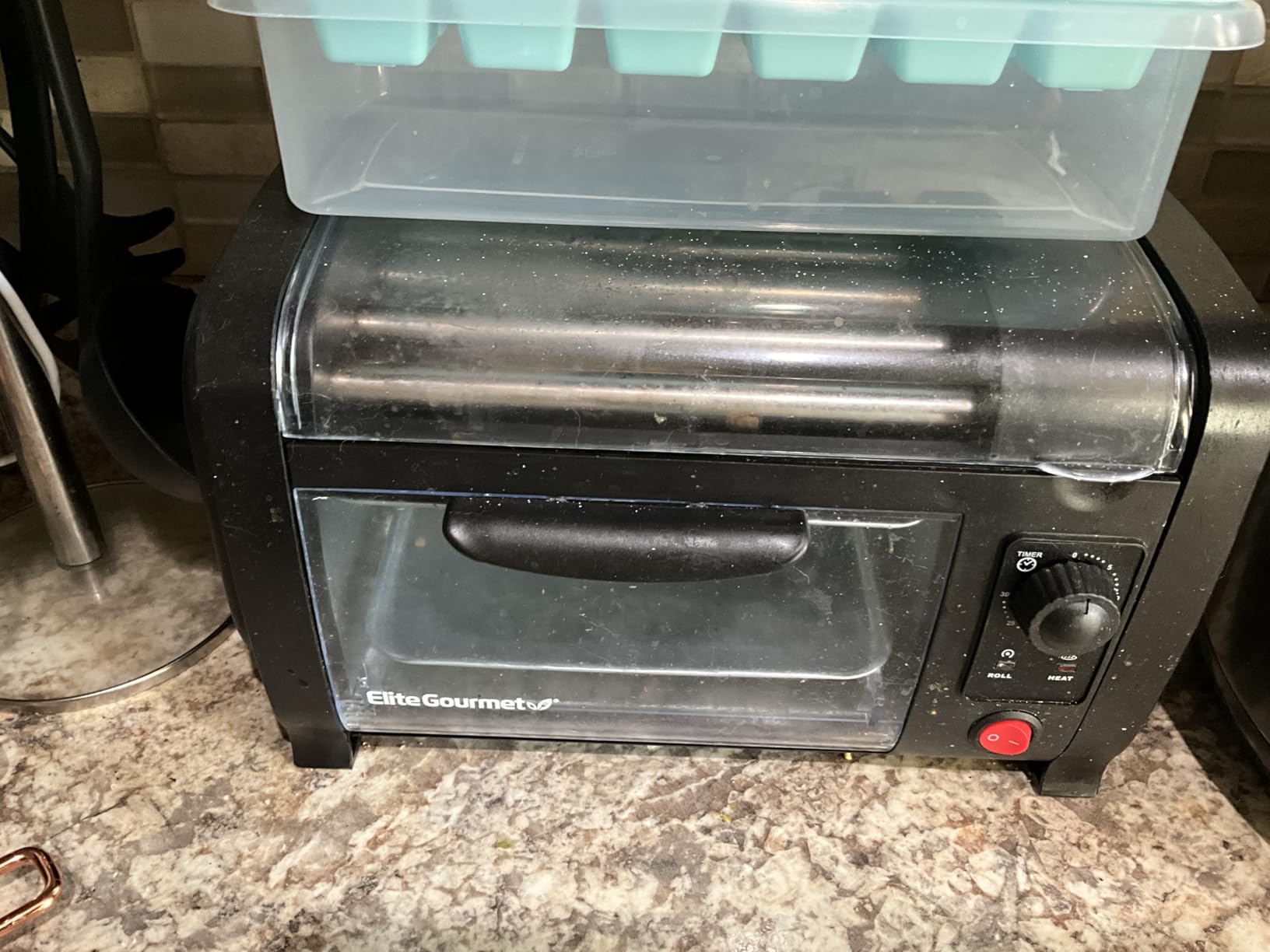 Elite Gourmet EHD-051BX Hot Dog Toaster Oven, 30-Min Timer, Stainless Steel Heat Rollers Bake & Crumb Tray, World Series Baseball, 4 Bun Capacity, Black customer photo 1