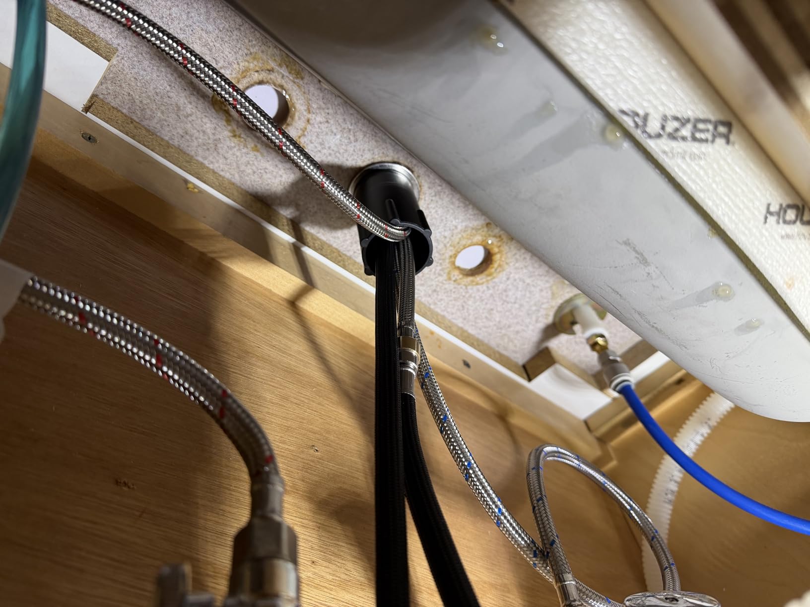 WEWE Touchless Kitchen Sink Faucet with Soap Dispenser, Single Handle Kitchen Faucets with Pull Down Sprayer Smart Motion Sensor Stainless Steel, Brushed Nickel customer photo 2