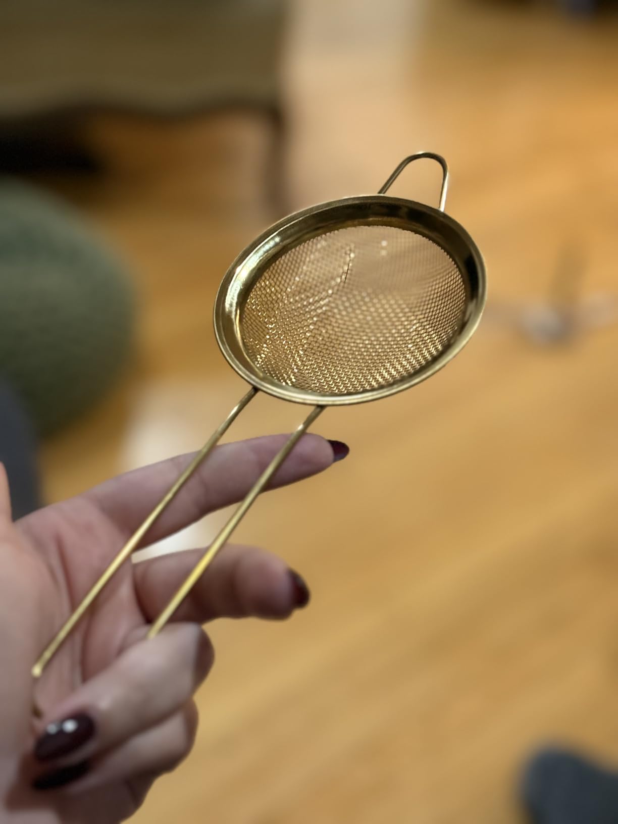 BlendWell Fine Mesh Sifter with Handle, Gold Stainless Steel Strainer for Matcha, Flour, Tea, and Juices customer photo 2