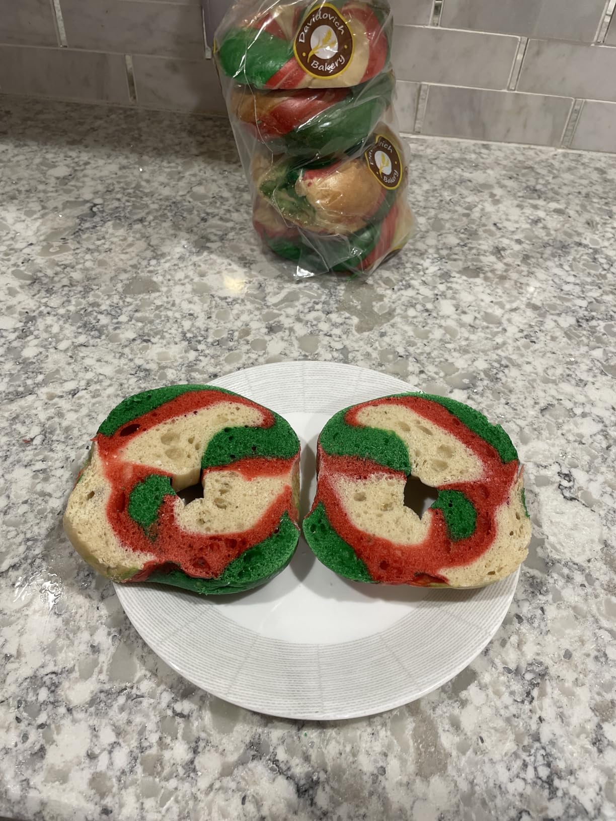 Bagel Cutter Slicer - Precision Bagel Slicer with Auto-Center Holder - Compact 7-Inch Space-Saving Design for Even Cutting Large and Small Bread at Home or Café Kitchen - Black customer photo 2