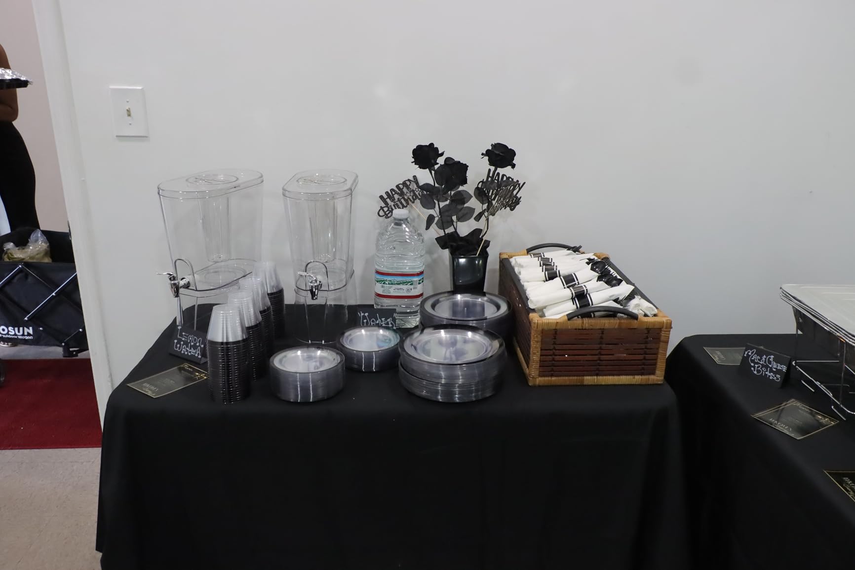 Lifewit 2 Gallon Drink Dispenser for Parties 2 Pcs, Large Plastic Beverage Container for Juice/Tea/Soda with Stand & Ice Core customer photo 1