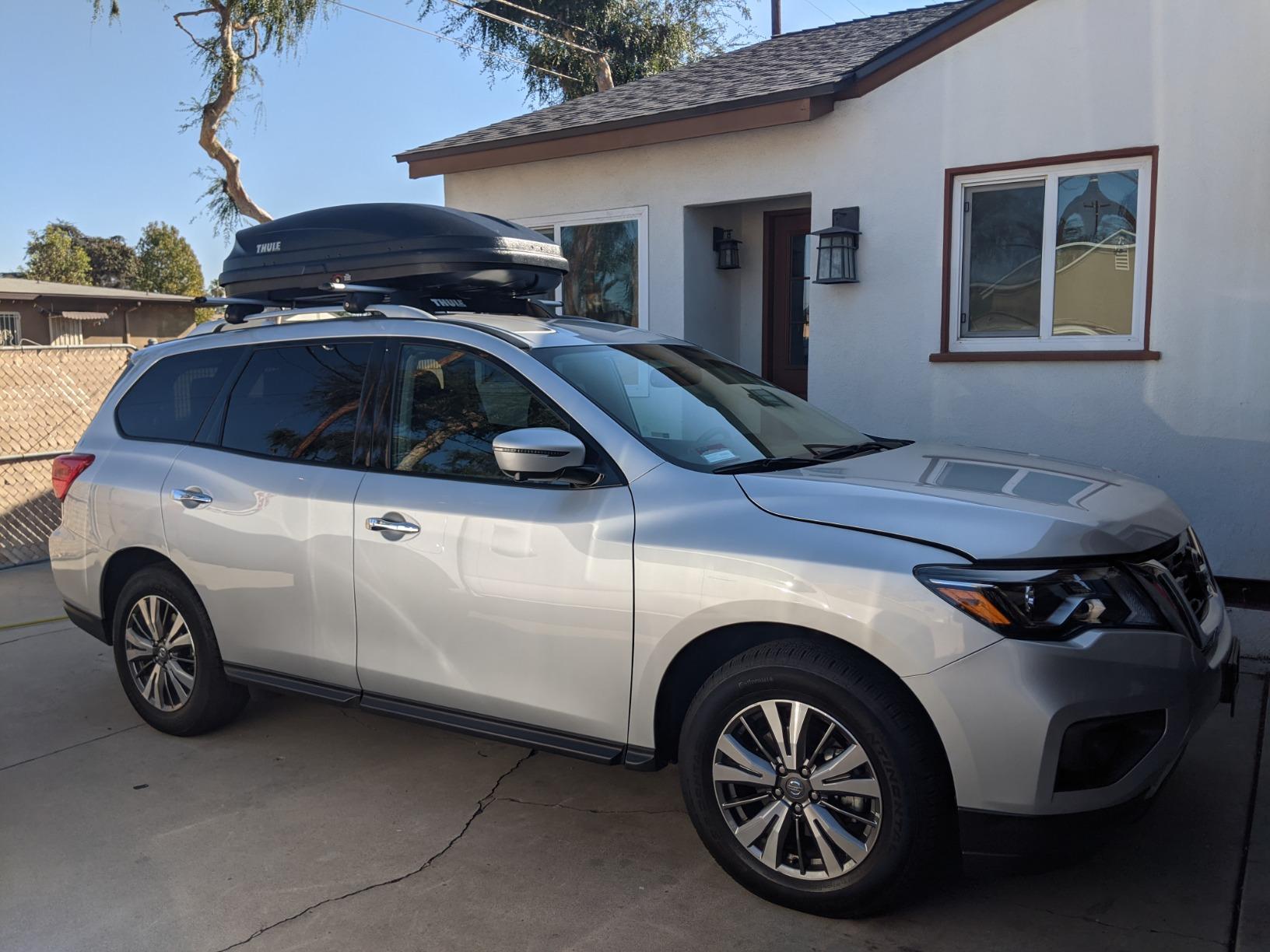 Thule 614 Pulse Cargo Box, Medium, Black customer photo 1