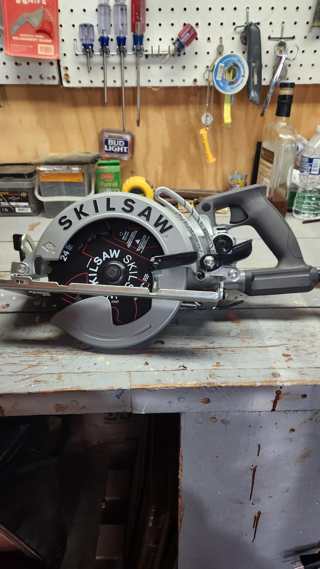 SKILSAW SPT77W-01 15-Amp 7-1/4-Inch Aluminum Worm Drive Circular Saw customer photo 1
