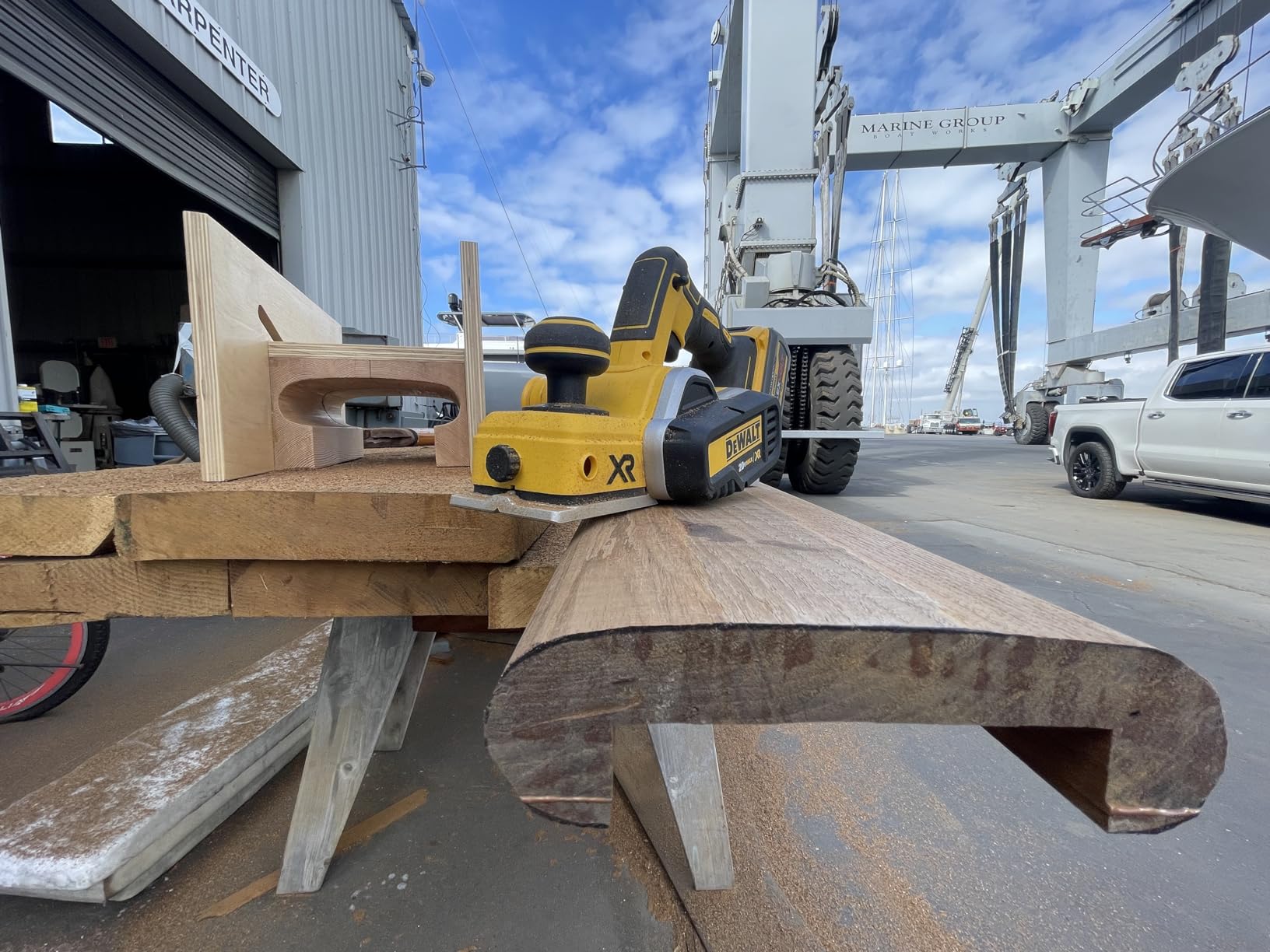 DEWALT 20V MAX Planer, 30,000 Cuts Per Minute, 2 mm Cut Depth, Brushless Motor, Bare Tool Only (DCP580B) customer photo 1
