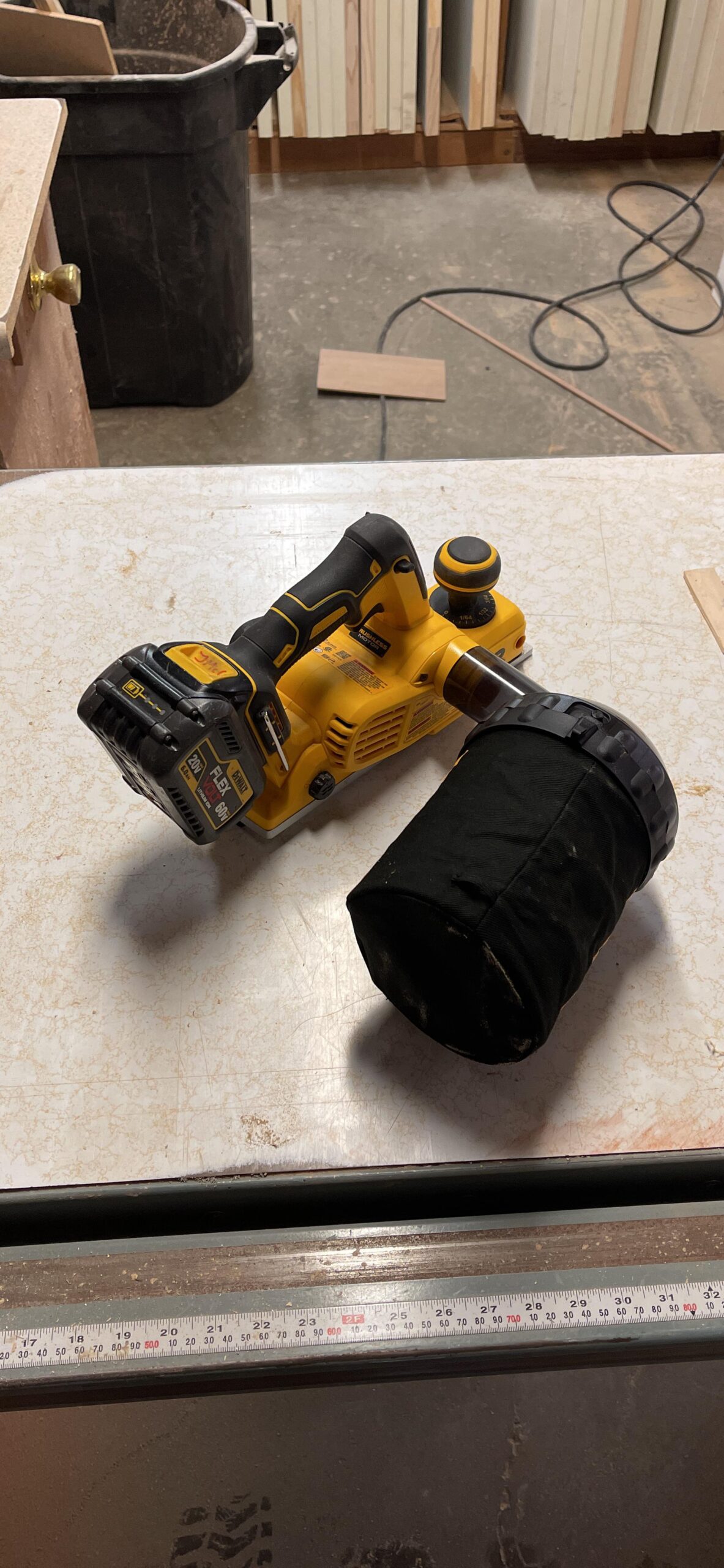 DEWALT 20V MAX Planer, 30,000 Cuts Per Minute, 2 mm Cut Depth, Brushless Motor, Bare Tool Only (DCP580B) customer photo 2