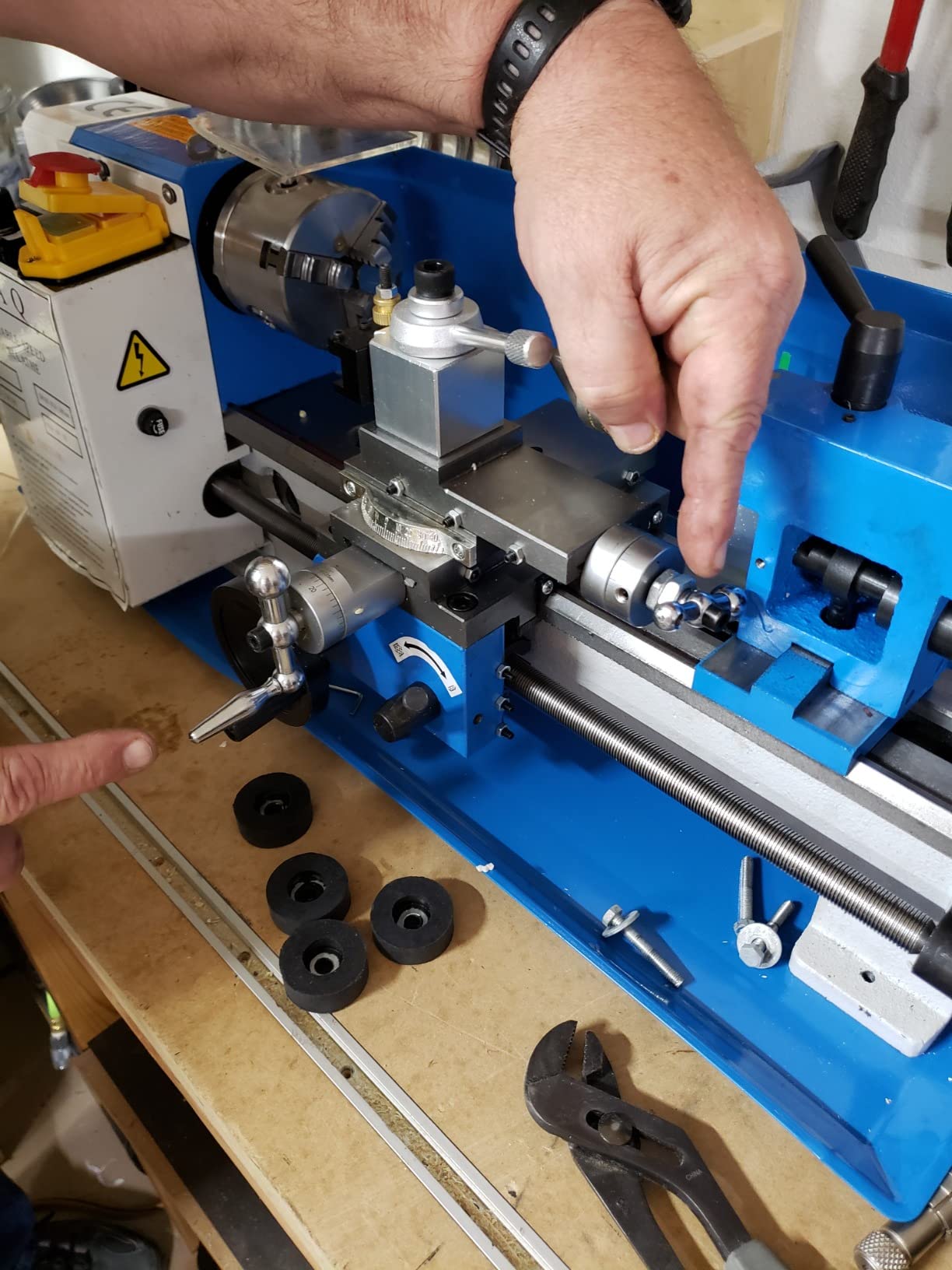 Vevor Metal Lathe 7 x 12 Inch, Precision Mini Metal Lathe 2250 RPM 550W Variable Speed, Mini Lathe Precision Bench Top Metal Working Lathe for Various Types of Metal Turning customer photo 2