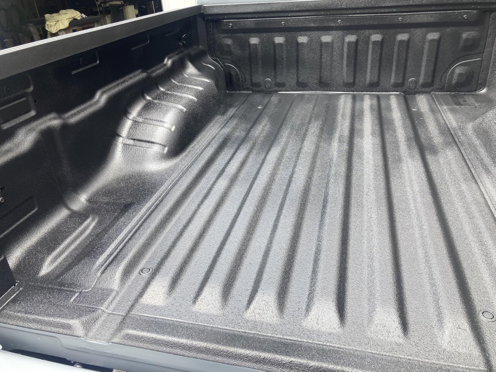 Custom Shop U-Pol Raptor Black Urethane Spray-On Truck Bed Liner Kit w/Free Custom Coat Spray Gun with Regulator, 4 Quarts customer photo 2