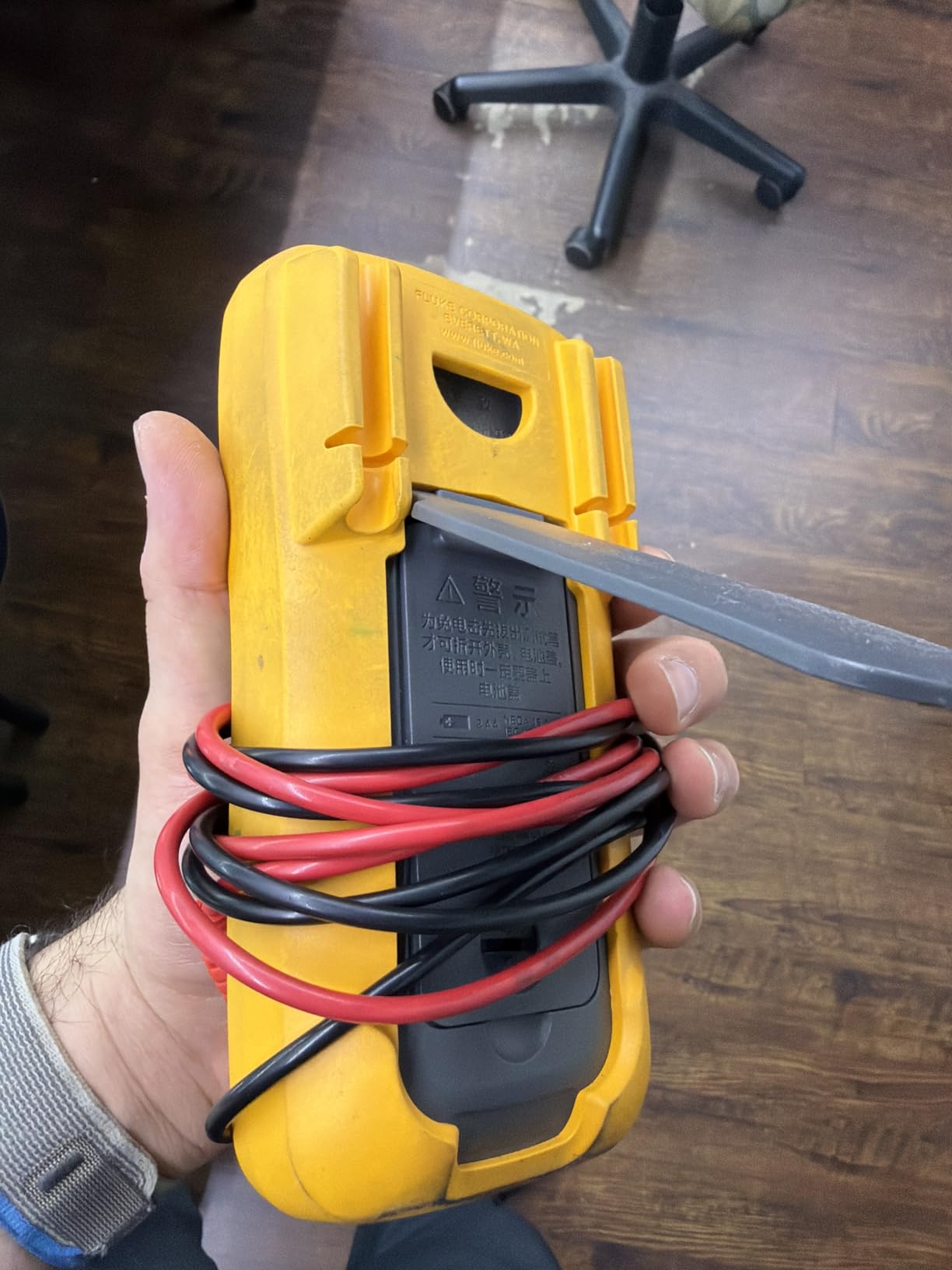Fluke 17B+ Digital Multimeter, for Electrical Applications, Measures AC/DC Voltage 1000V, Current Measurements to 10A, Resistance, Continuity, Diode, Capacitance, Frequency, and Temperature Testing customer photo 2