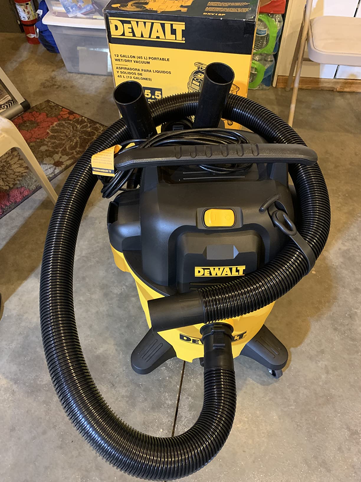 DEWALT 12 Gallon Poly Wet/Dry Vac, 5.5 HP Shop Vacuum Wet Vacuum Cleaner for Workshop, Jobsite, Commercial Area, Large Pick-Up Capacity, DXV12P customer photo 2