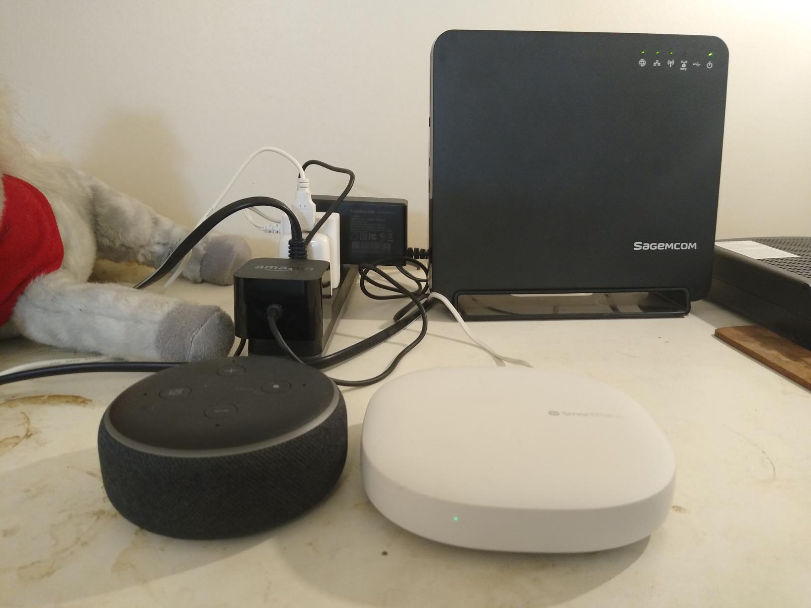 Samsung SmartThings Hub 3rd Generation Smart Home Automation Hub - Alexa Google Home Compatible - Zigbee, Z-Wave, Cloud to Cloud Protocols - White customer photo 2