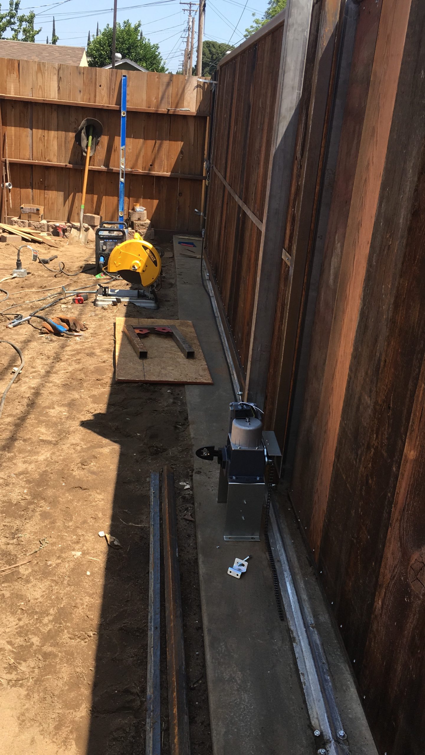 Miller Multimatic 220 AC/DC Multiprocess Welder - Versatile Multi-Process MIG, Flux-Cored & TIG Welder Machine - Portable Welding Machine with MIG Gun, TIG Torch & Multi-Voltage Plug 120V&240V customer photo 1