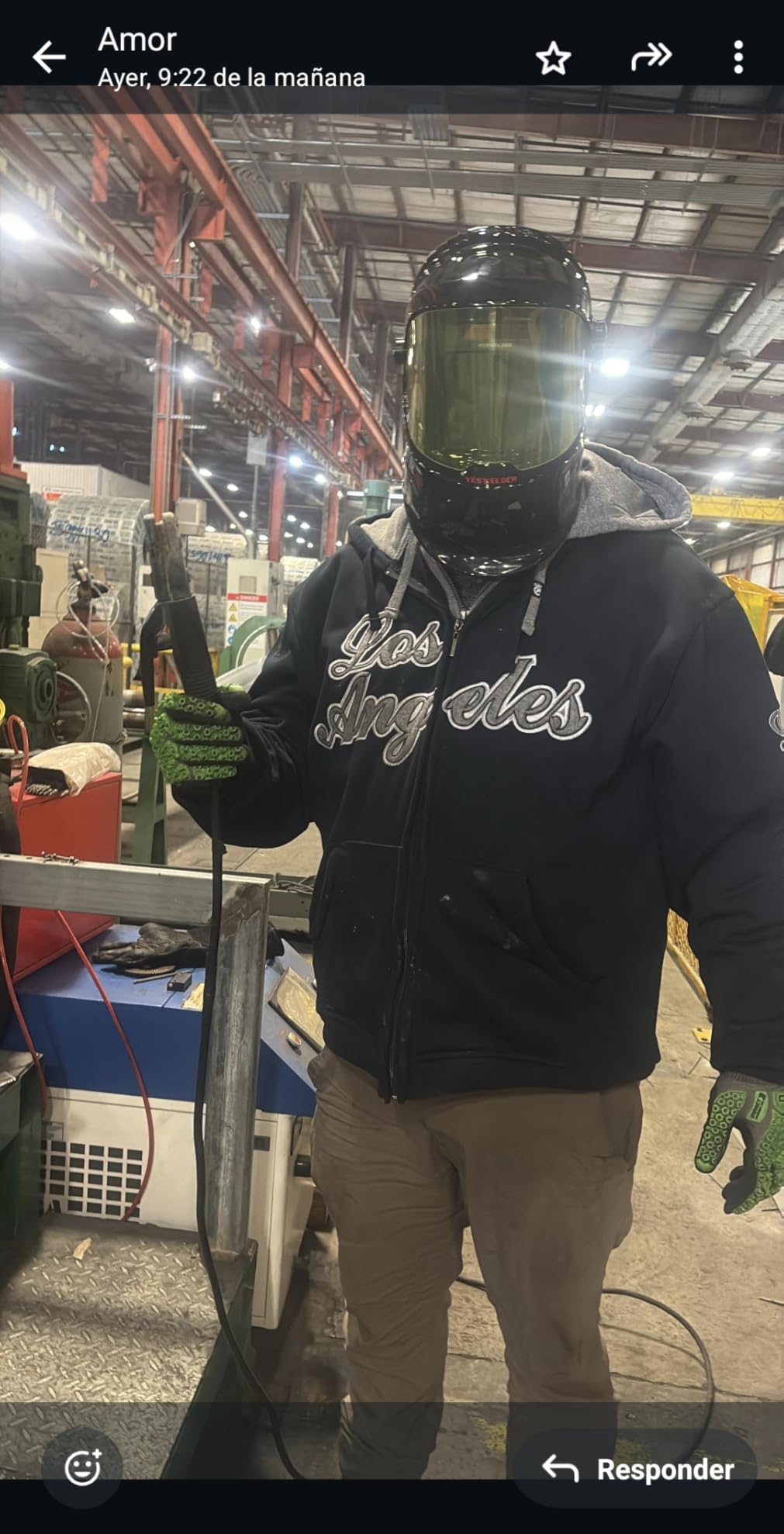 YESWELDER Auto Darkening Welding Helmet with SIDE VIEW, 180° Panoramic View, 1/1/1/1 True Color Solar Powered, LYG-Q800D customer photo 2