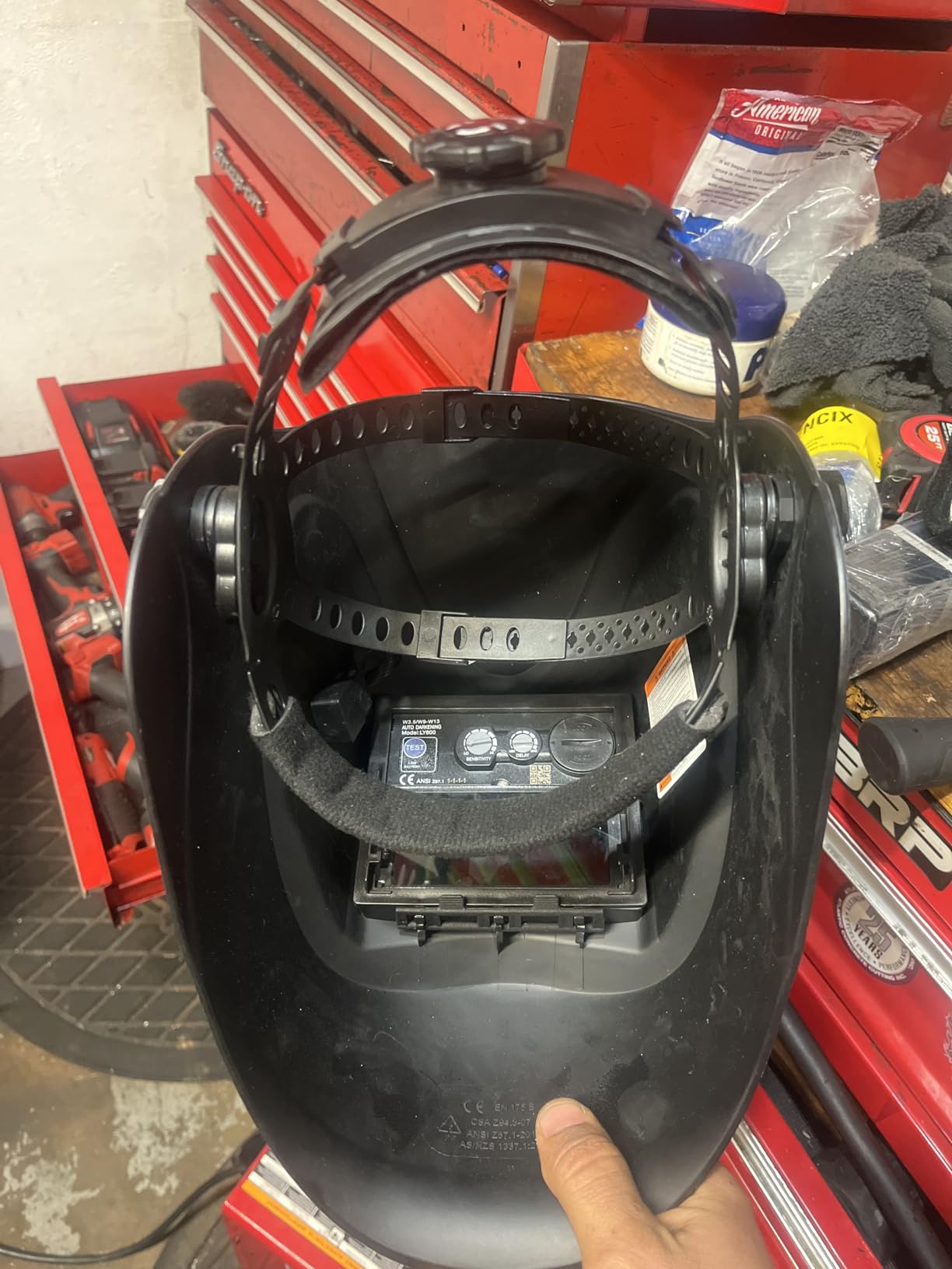 YESWELDER Auto Darkening Welding Helmet, Blue Light Blocking, 1/1/1/1 True Color Solar Powered Welding Hood with 2 Arc Sensors customer photo 1